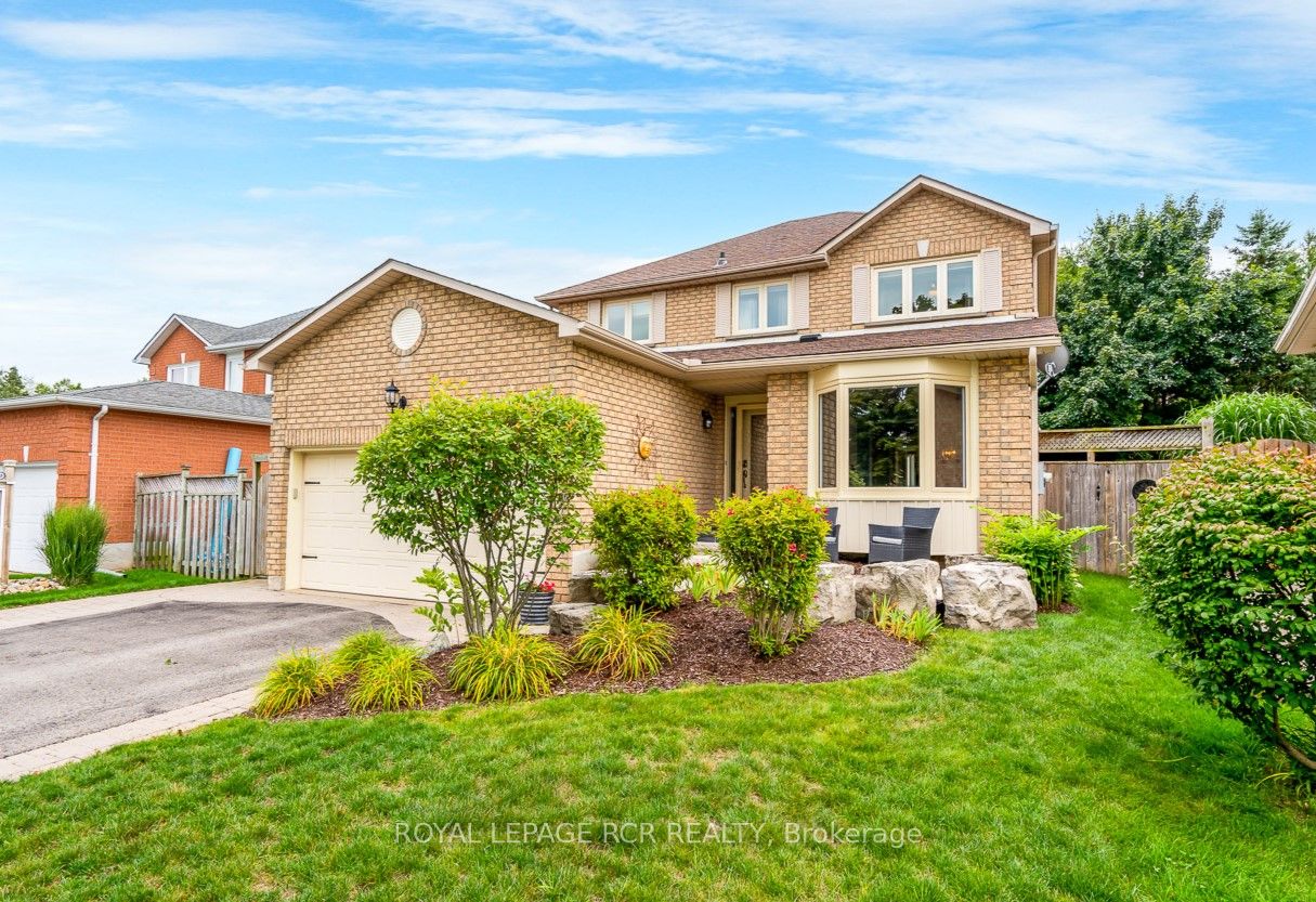 203 Walsh Cres