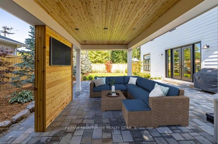 1166 Sherwood Crt