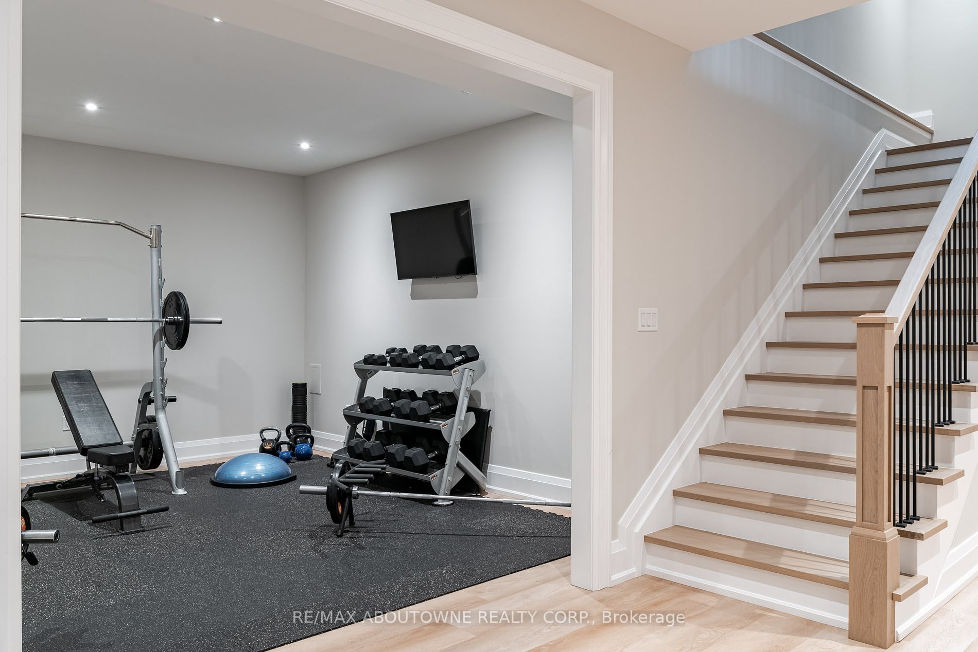 1166 Sherwood Crt