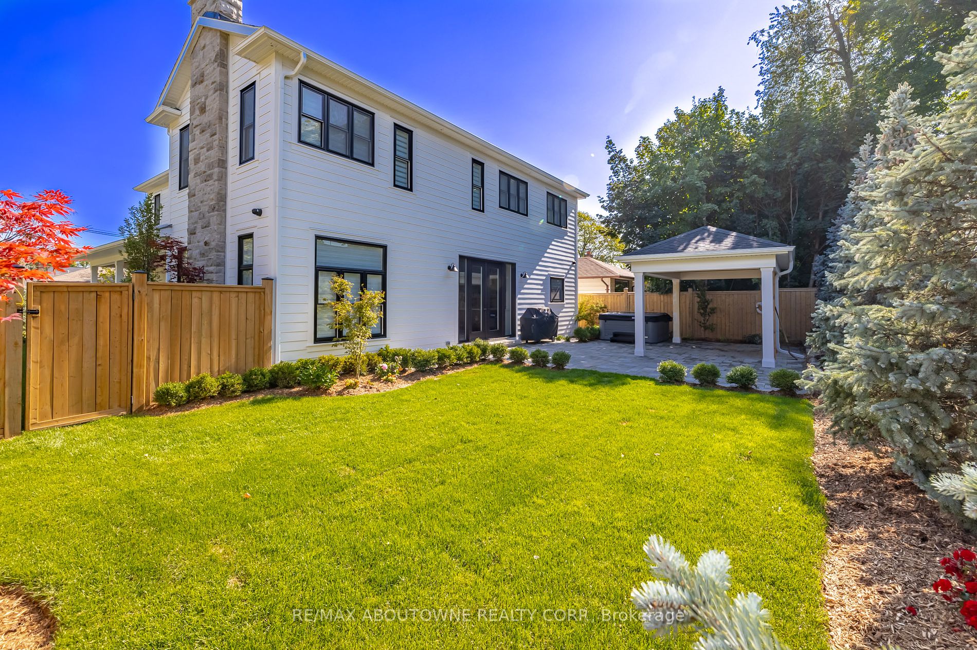 1166 Sherwood Crt