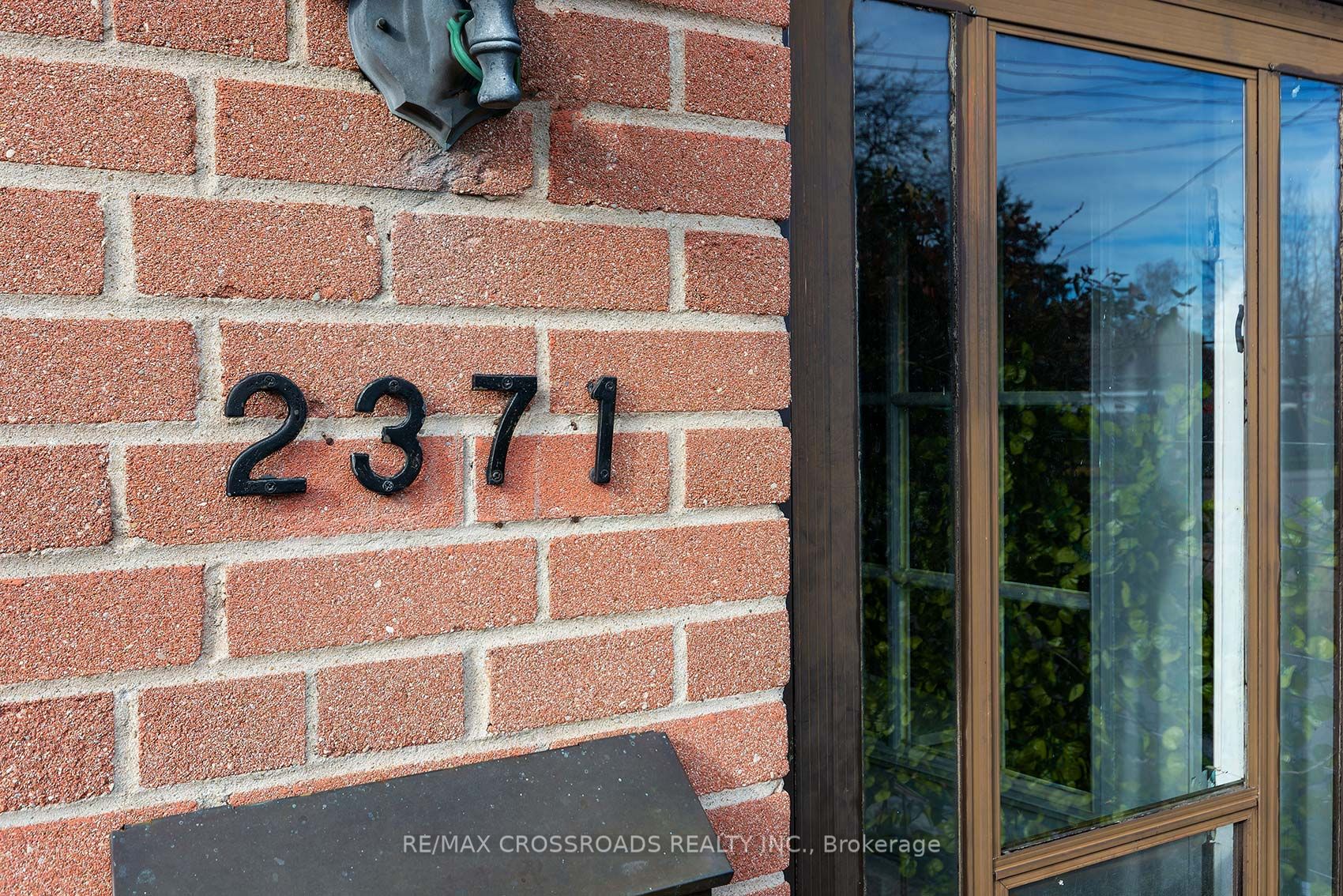 2371 Barclay Rd