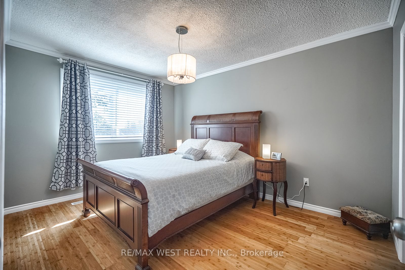 120 Falconer Dr, #3