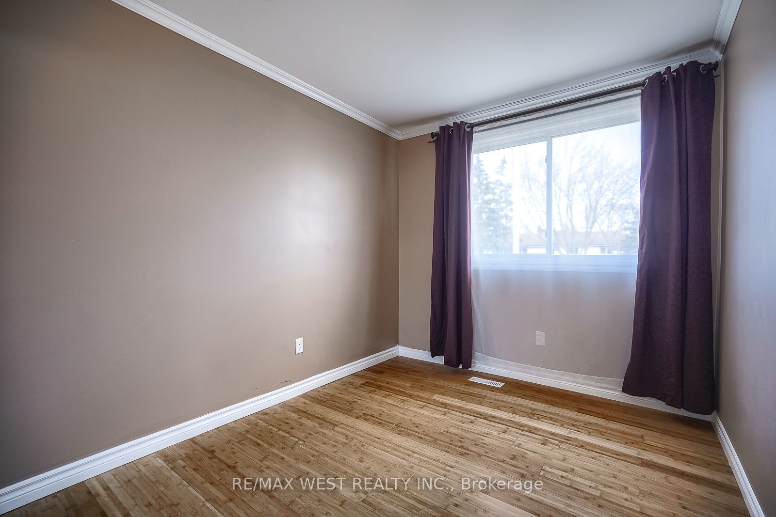 120 Falconer Dr, #3