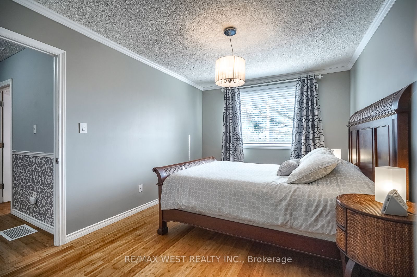 120 Falconer Dr, #3