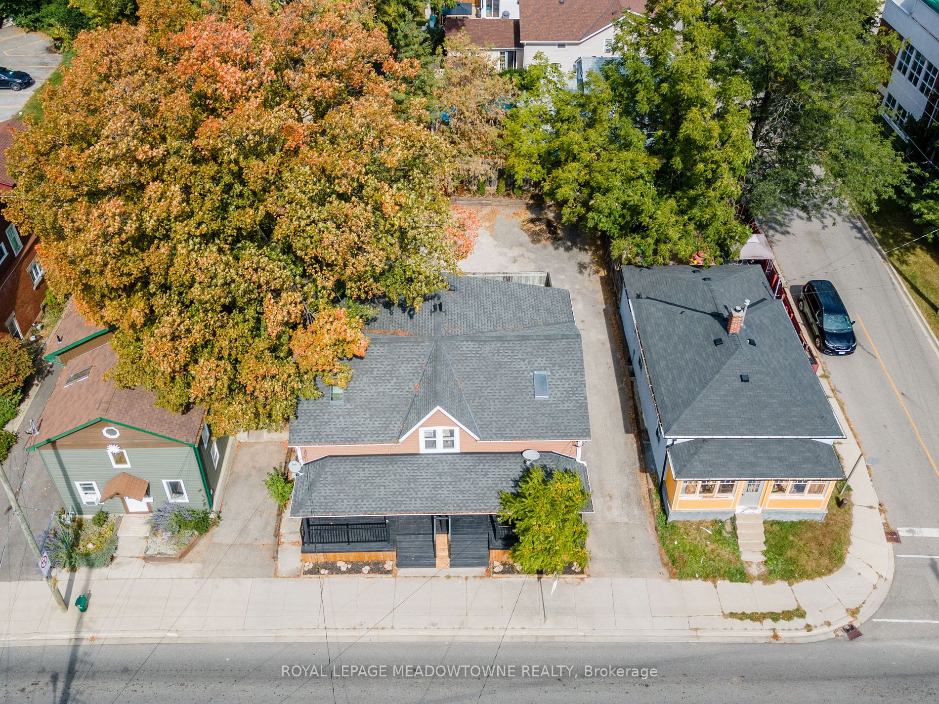 7 Guelph St