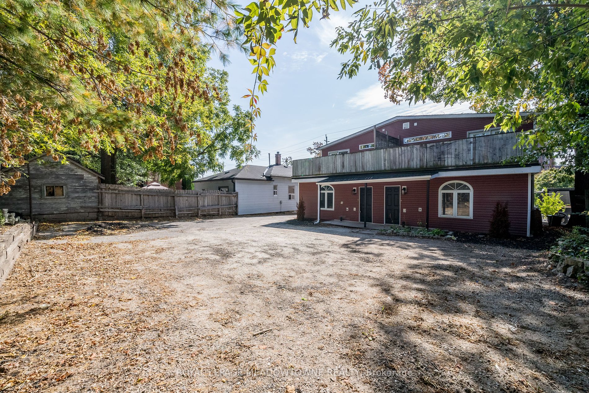 7 Guelph St