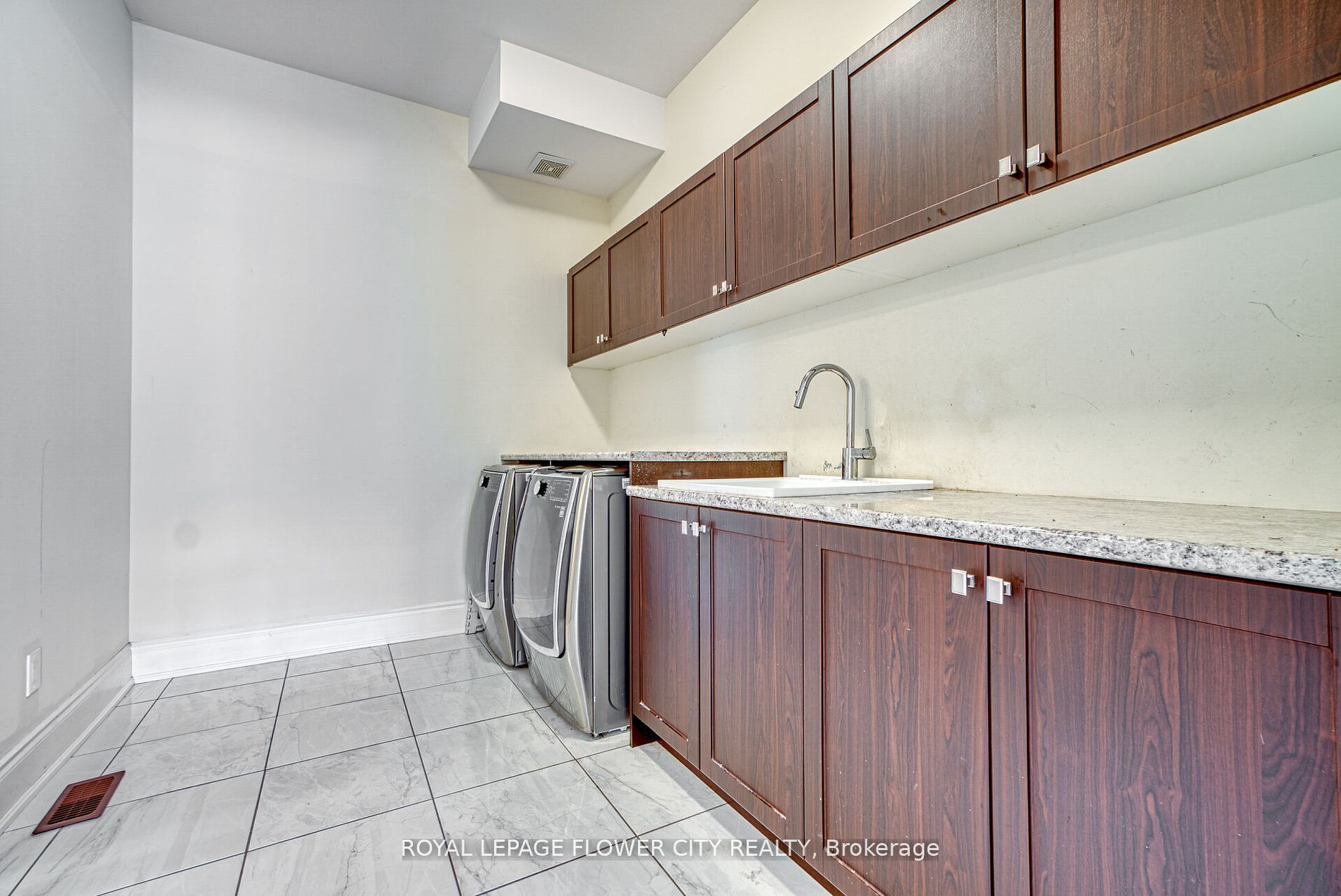 16 Layton Street