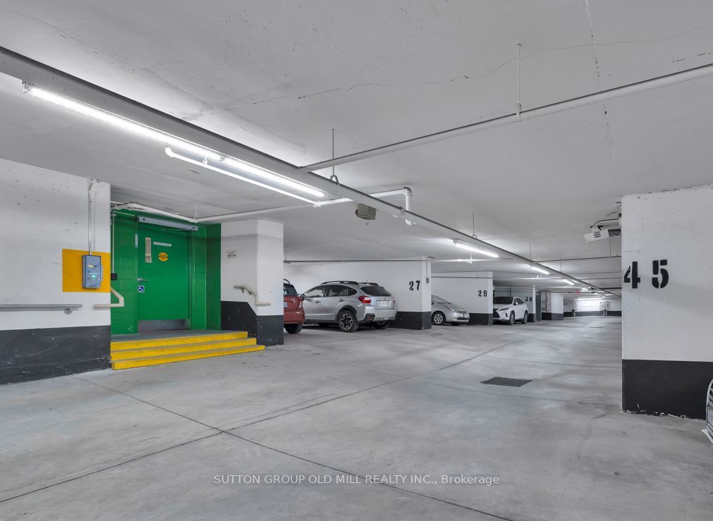 2 Aberfoyle Crescent, #411