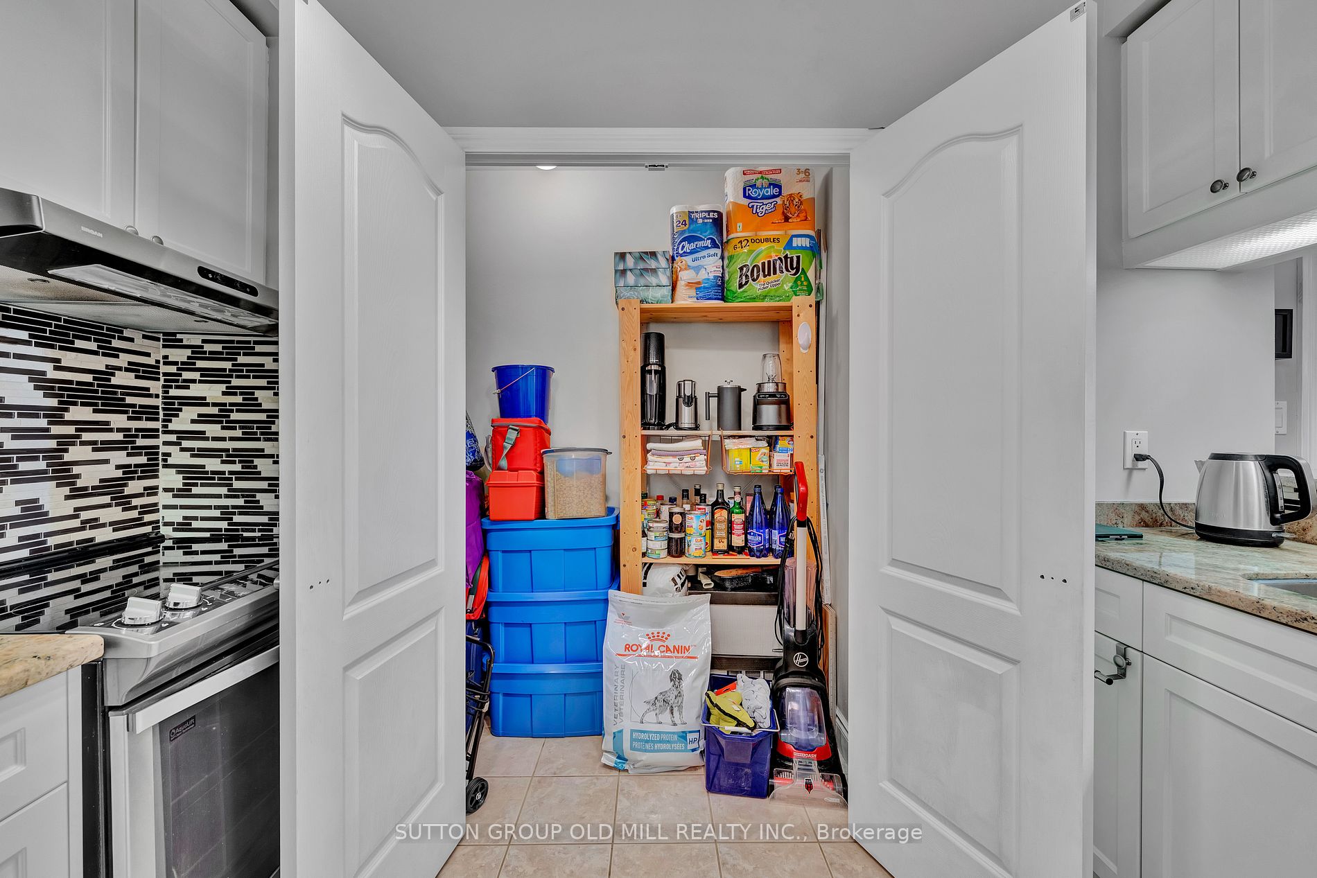 2 Aberfoyle Crescent, #411