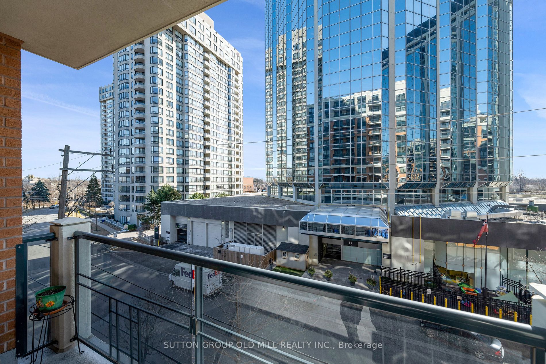 2 Aberfoyle Crescent, #411