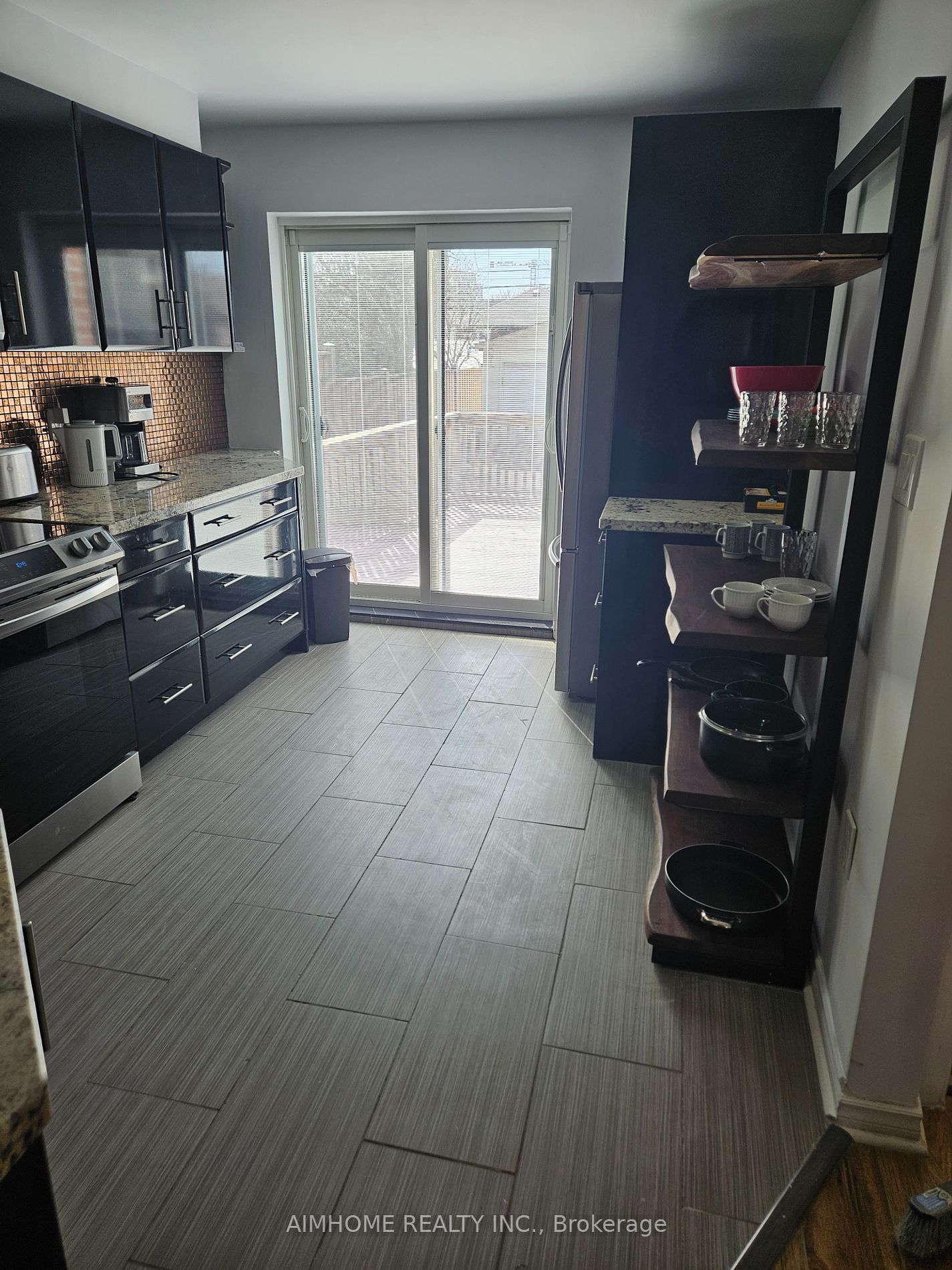 97 Edgecroft Rd, #Main Fl