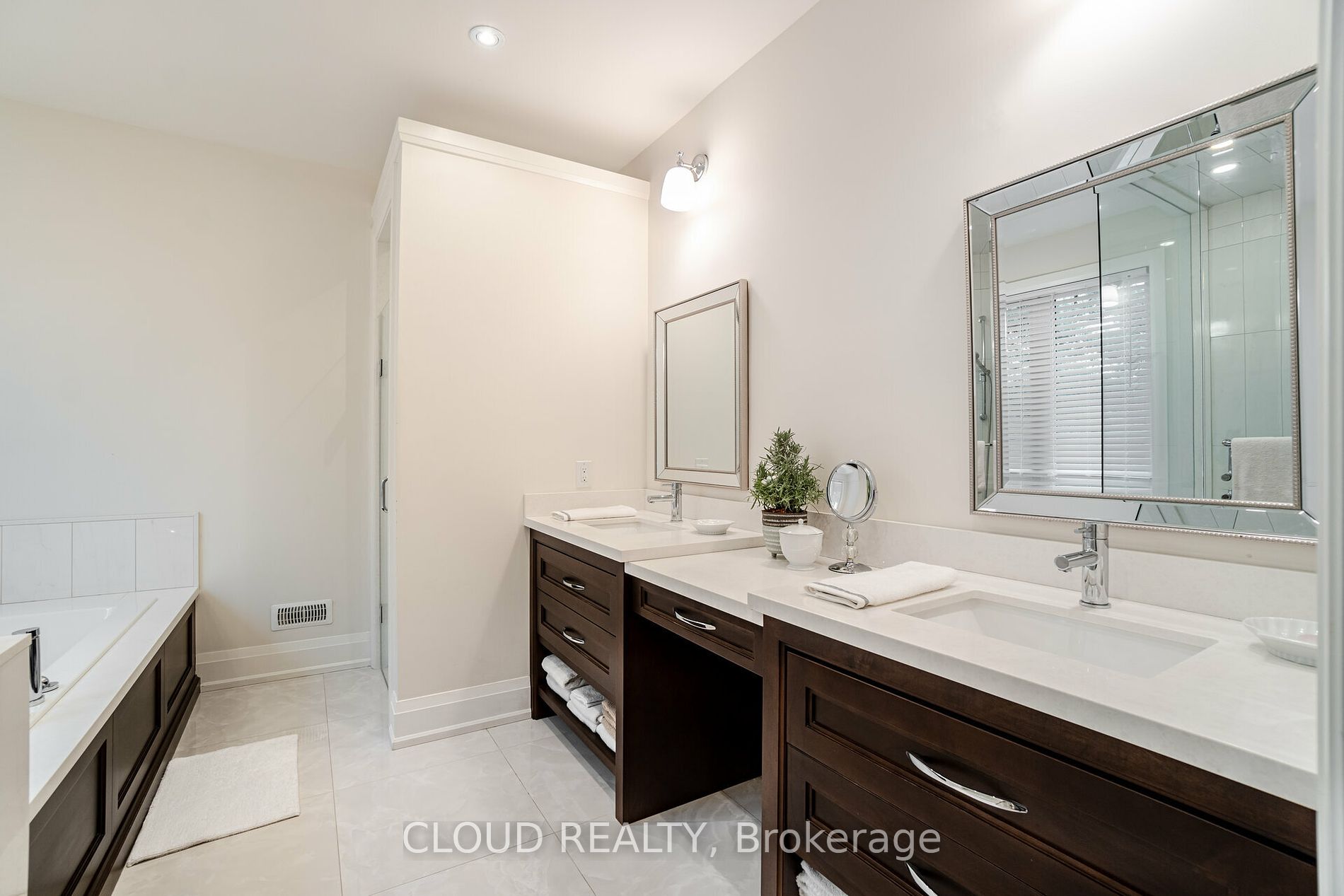 119 Russell Dr
