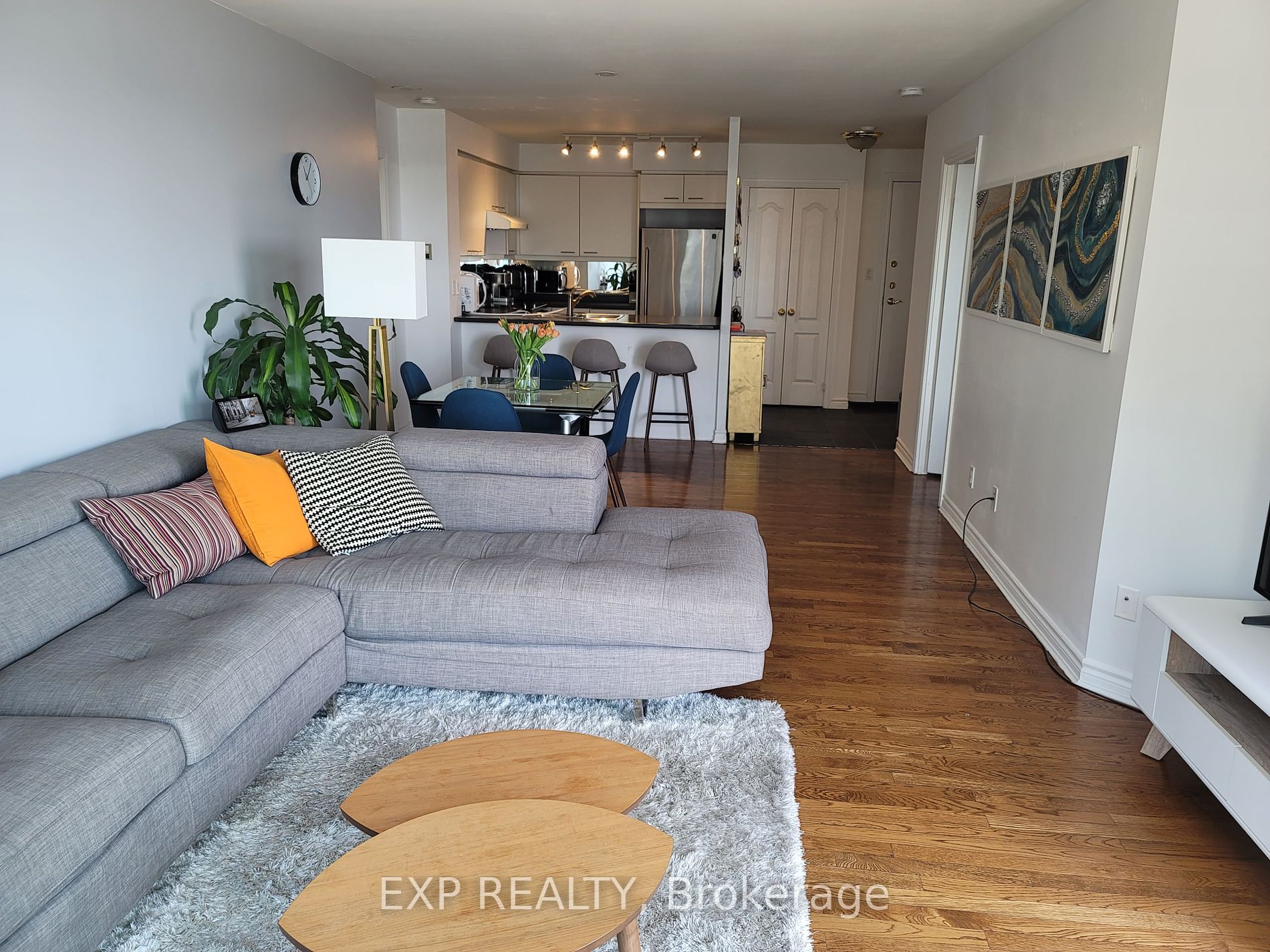 2111 Lake Shore Boulevard W #816