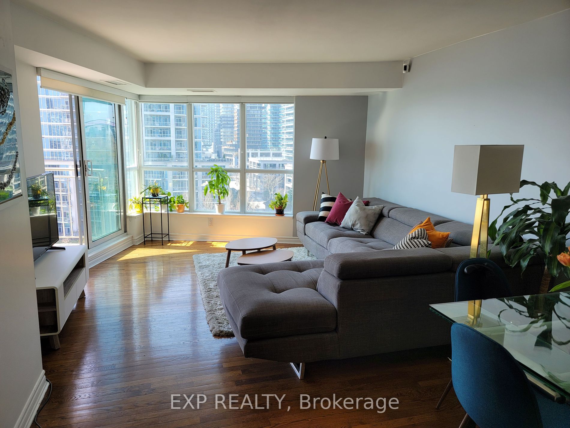 2111 Lake Shore Boulevard W #816
