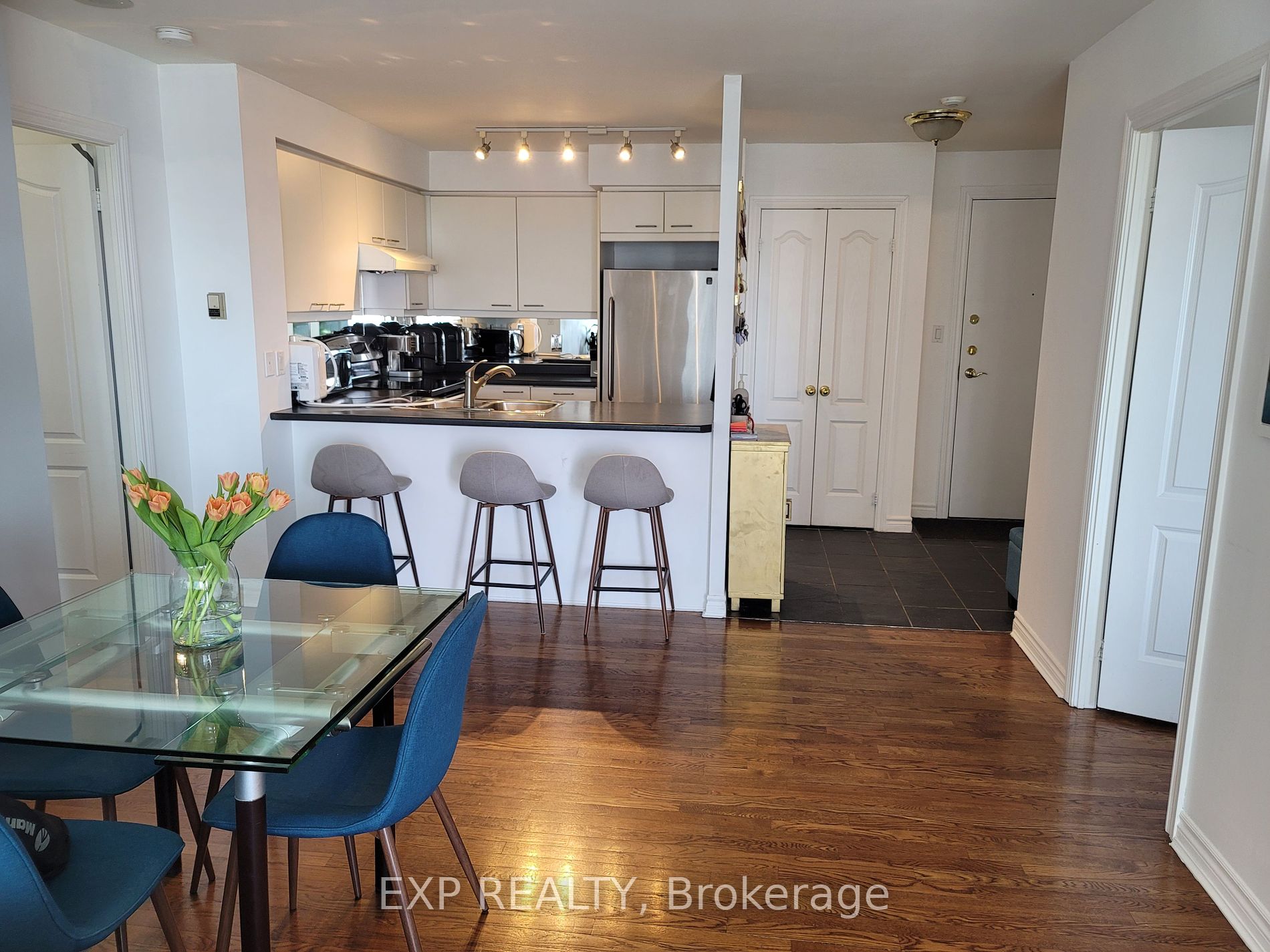 2111 Lake Shore Boulevard W #816