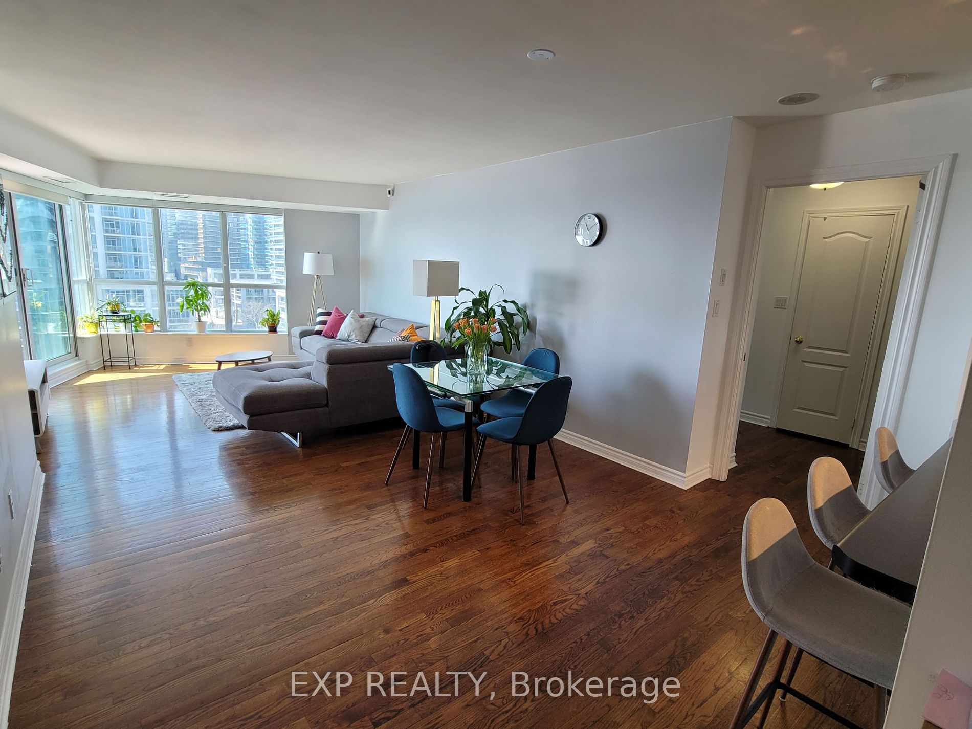 2111 Lake Shore Boulevard W #816