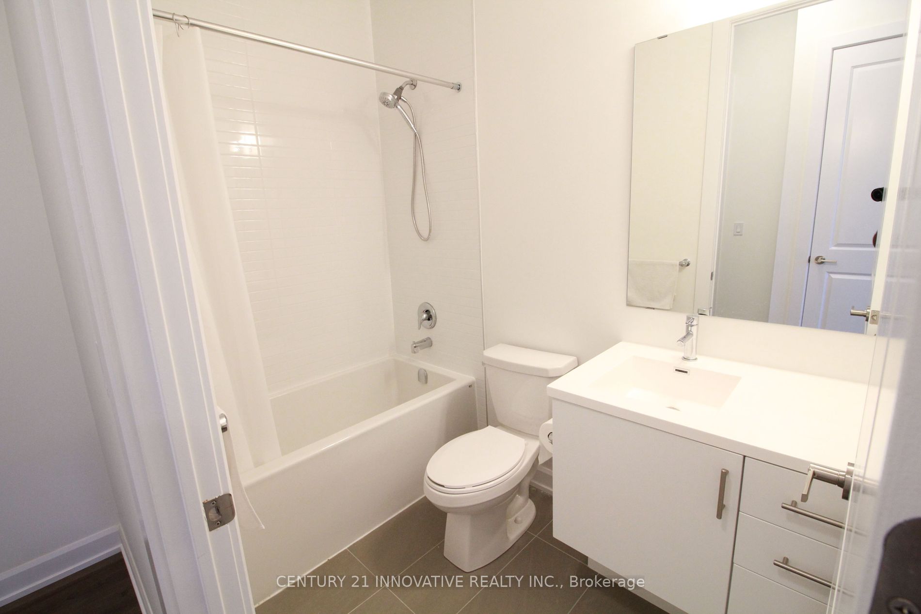 3200 William Coltson Avenue, #106