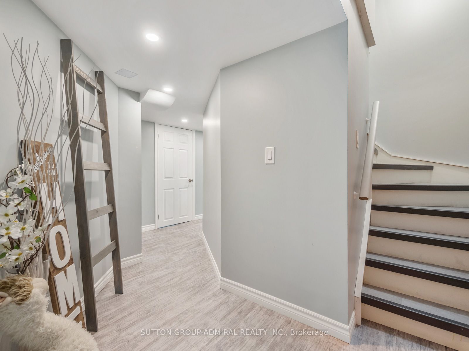 1065 Knotty Pine Grve