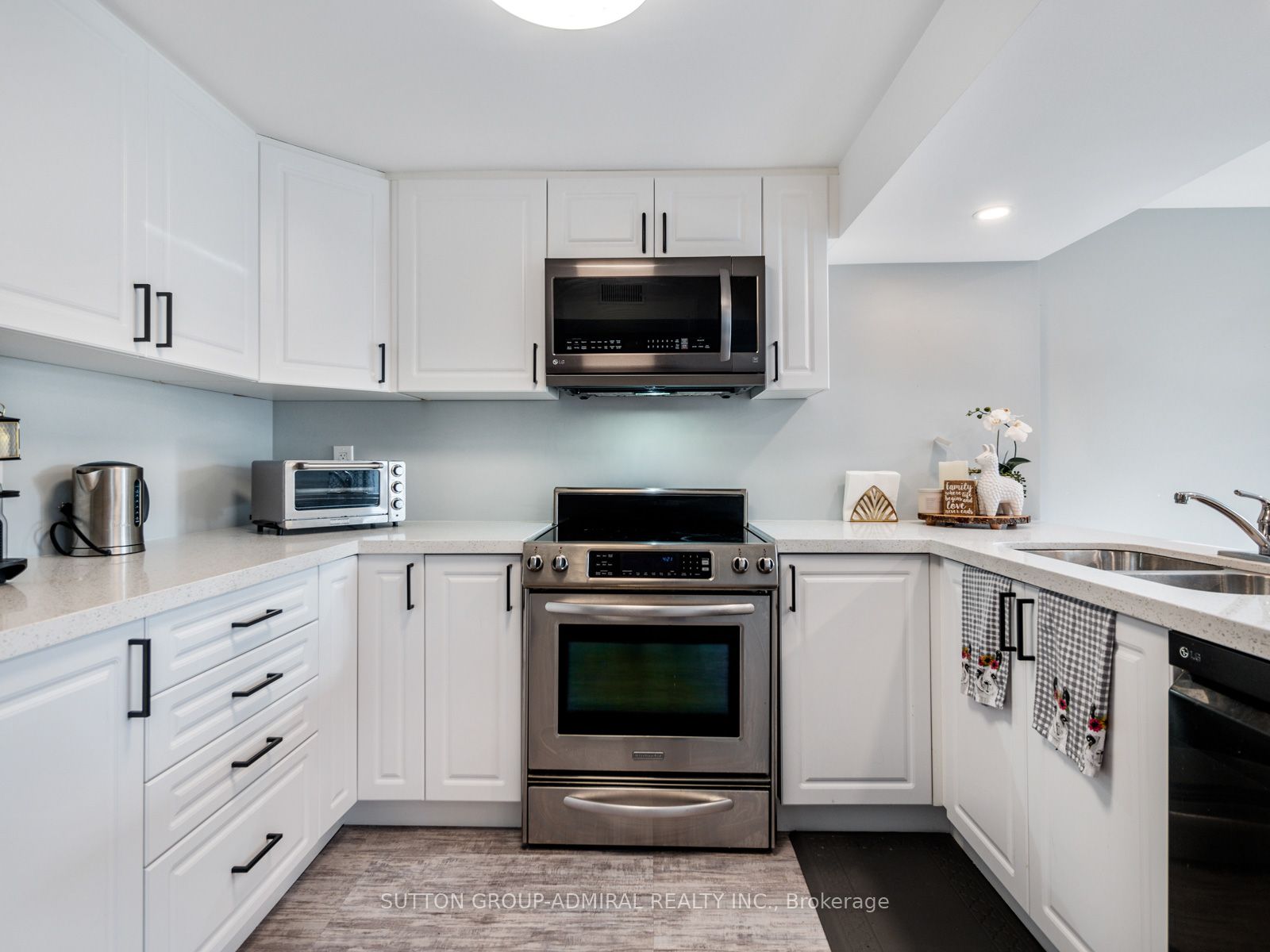 1065 Knotty Pine Grve