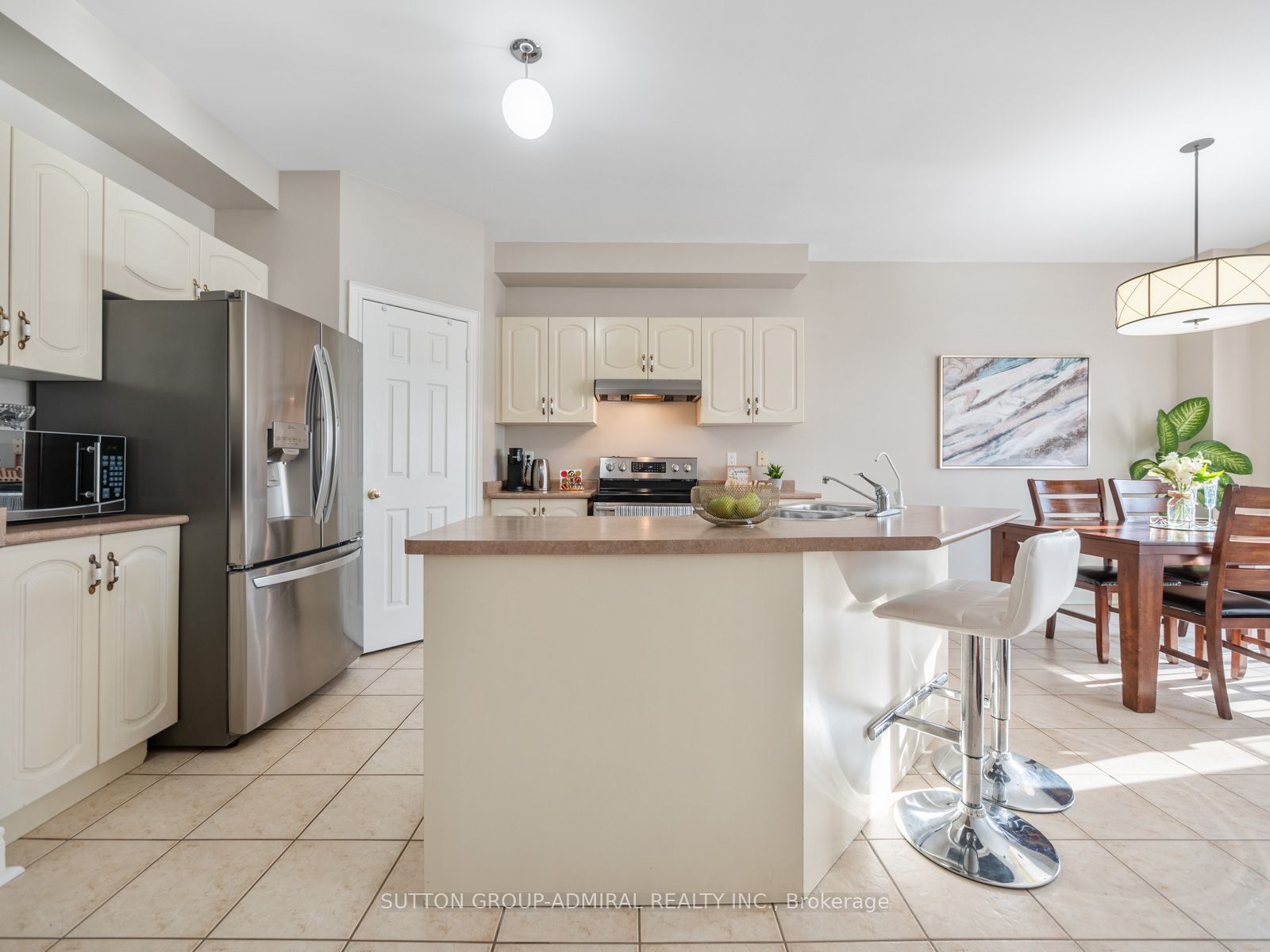1065 Knotty Pine Grve