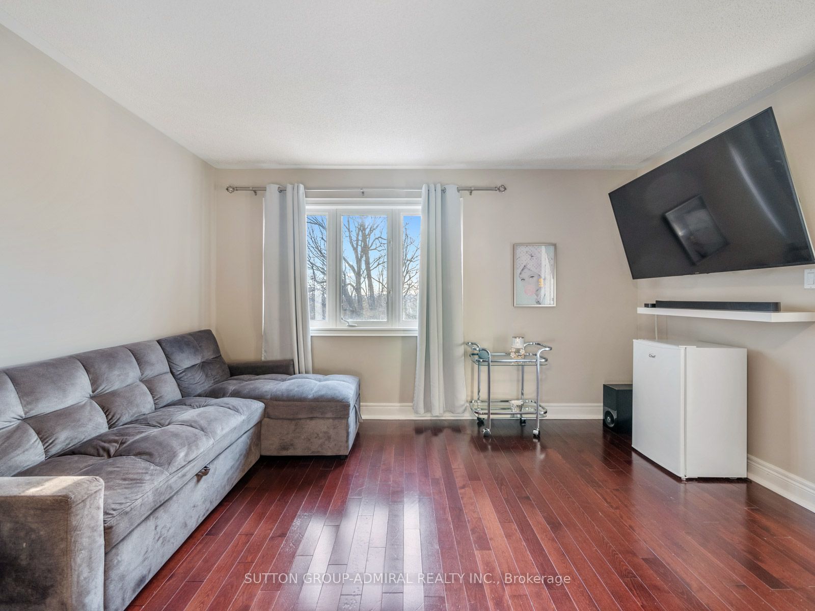 1065 Knotty Pine Grve