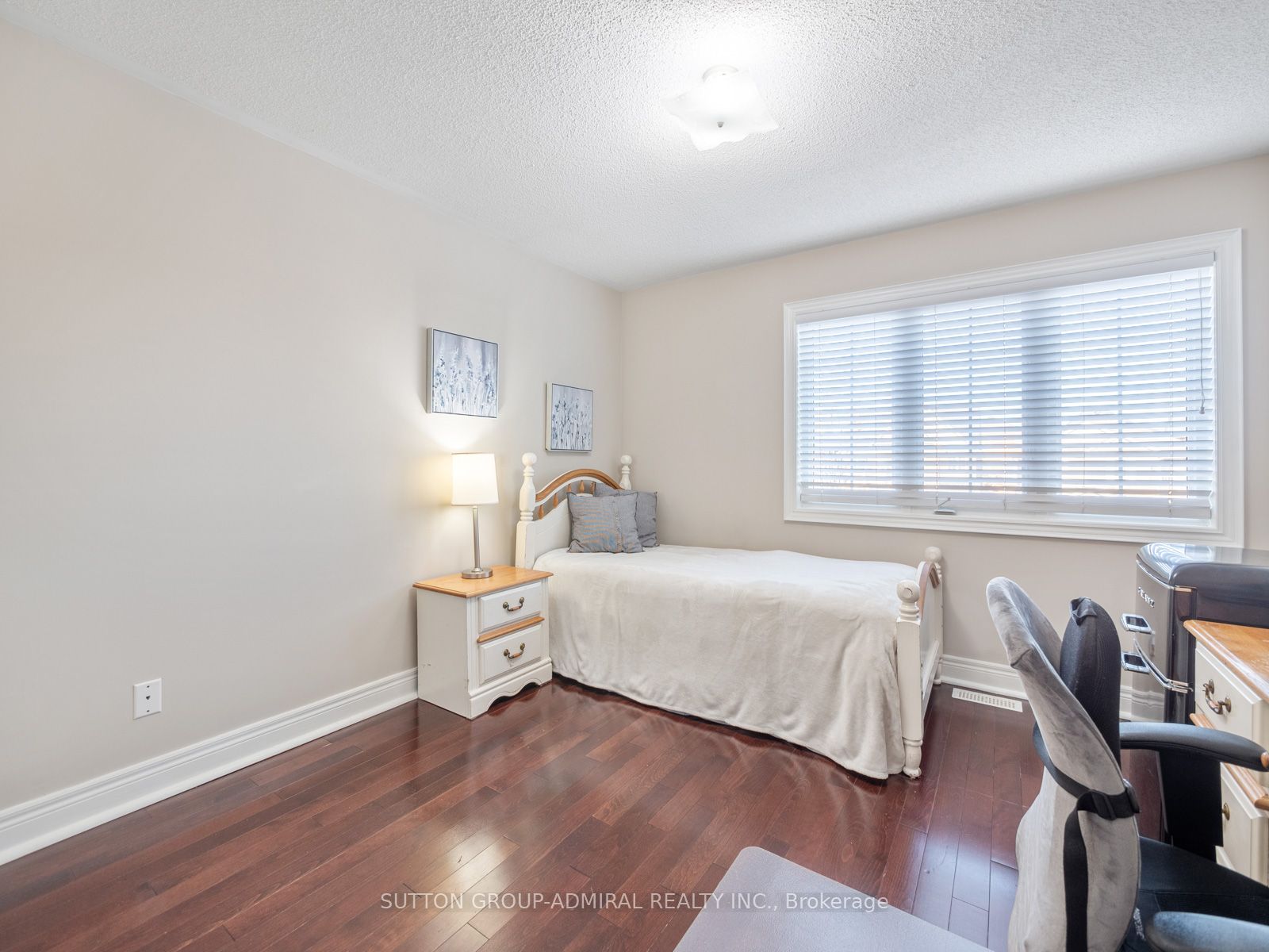 1065 Knotty Pine Grve