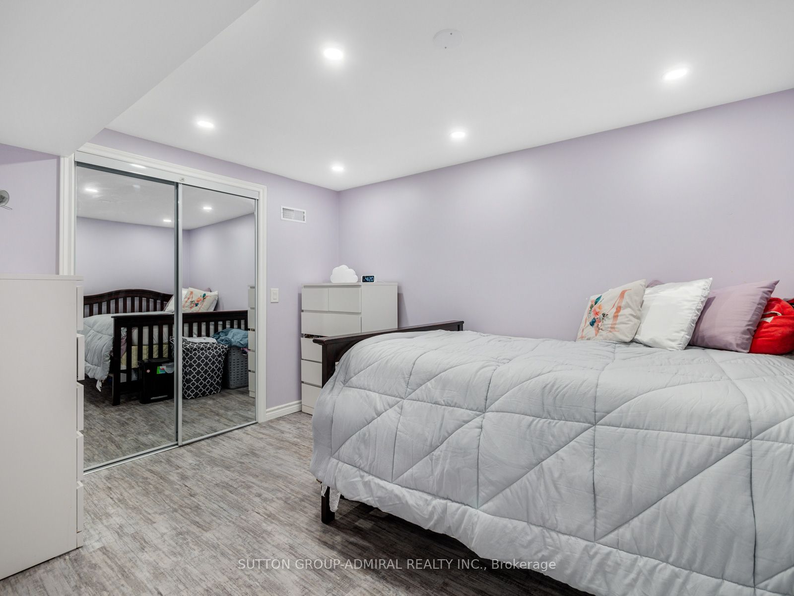 1065 Knotty Pine Grve