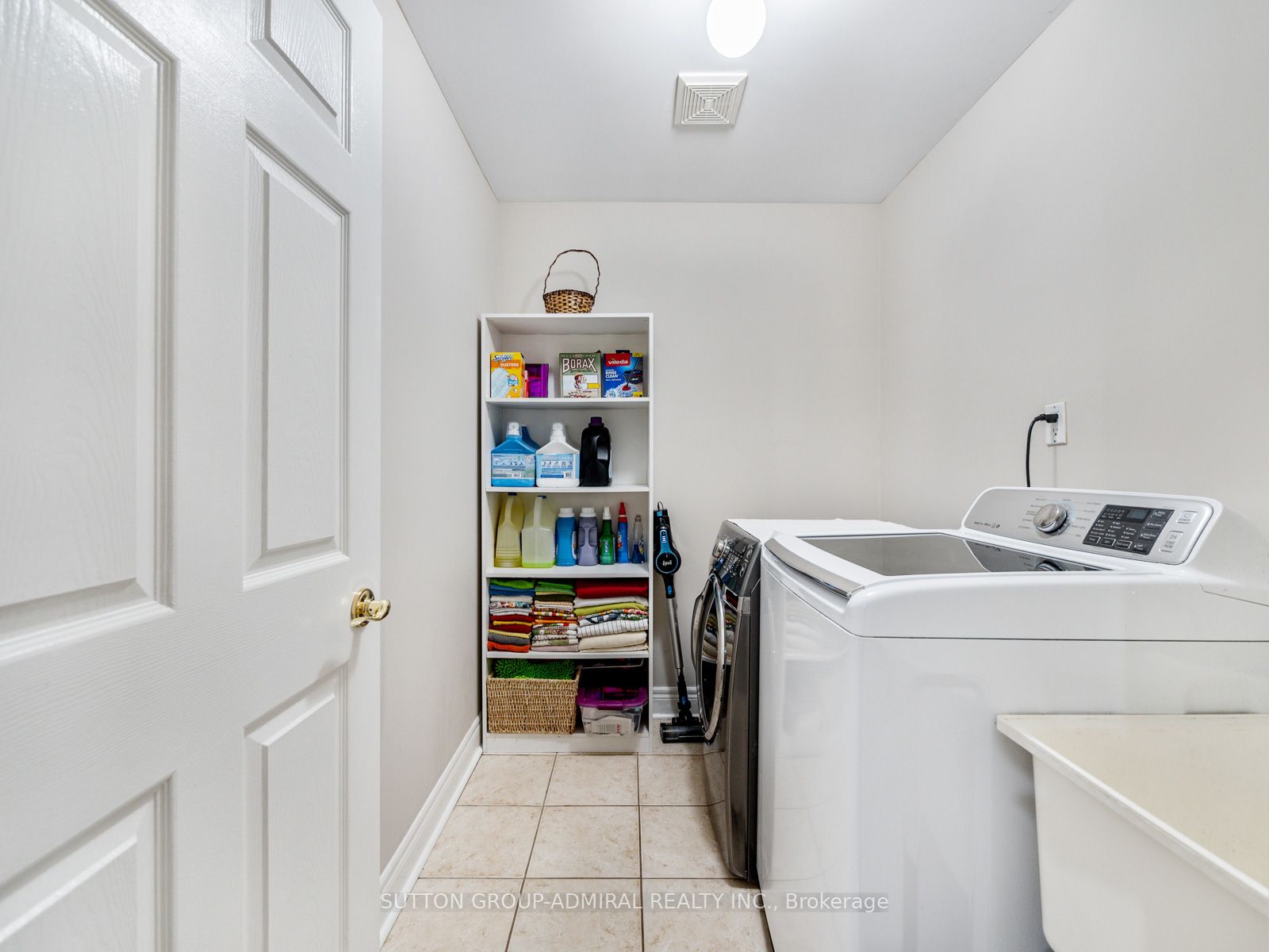 1065 Knotty Pine Grve