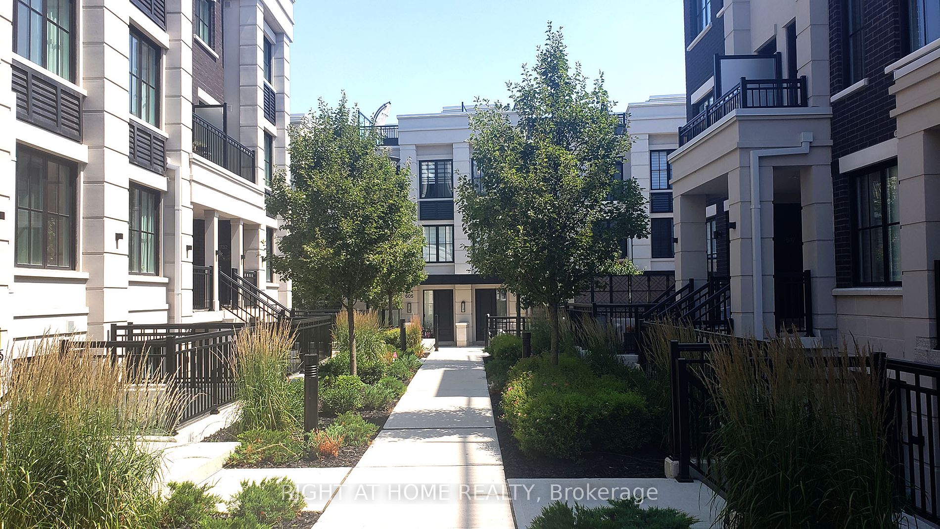 665 Cricklewood Drive, #727
