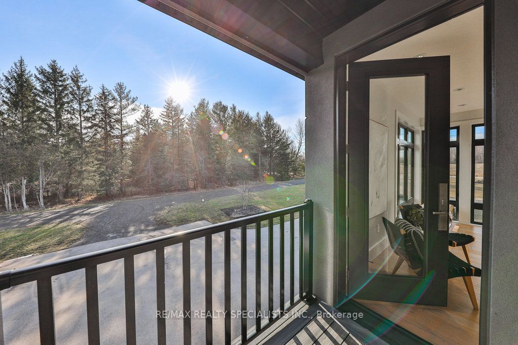 3232 20 Side Rd