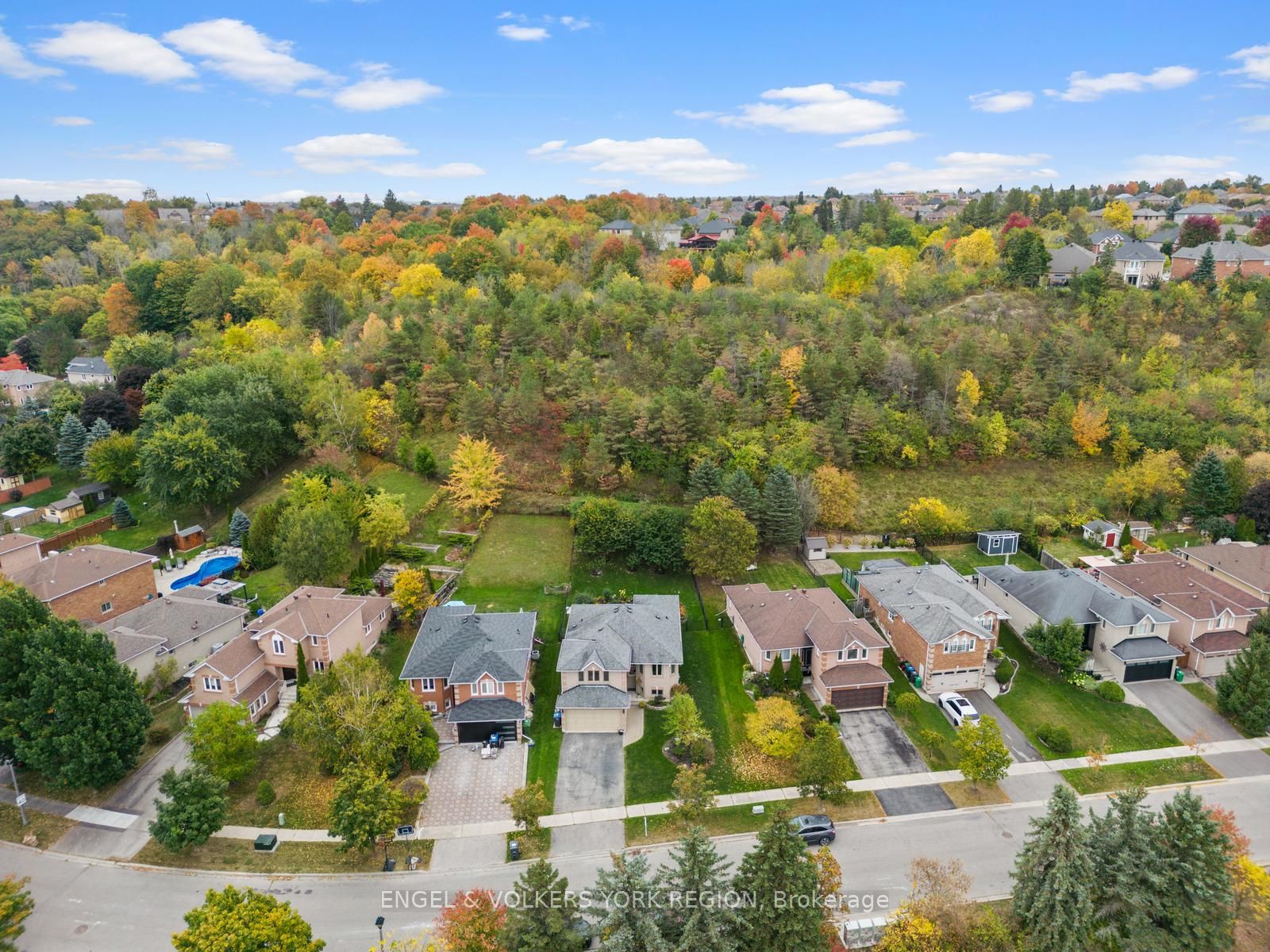 34 Sunkist Valley Road