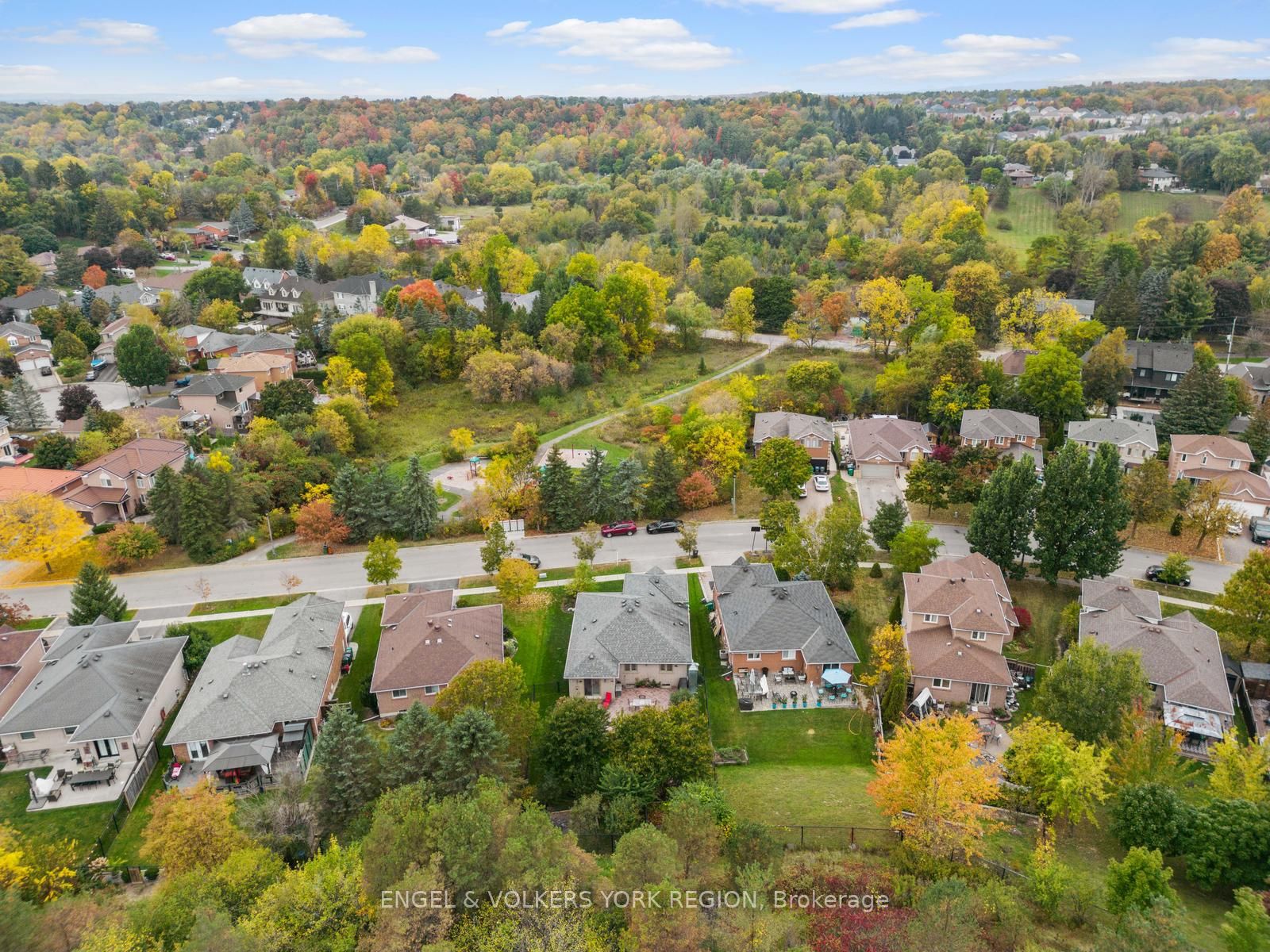 34 Sunkist Valley Road