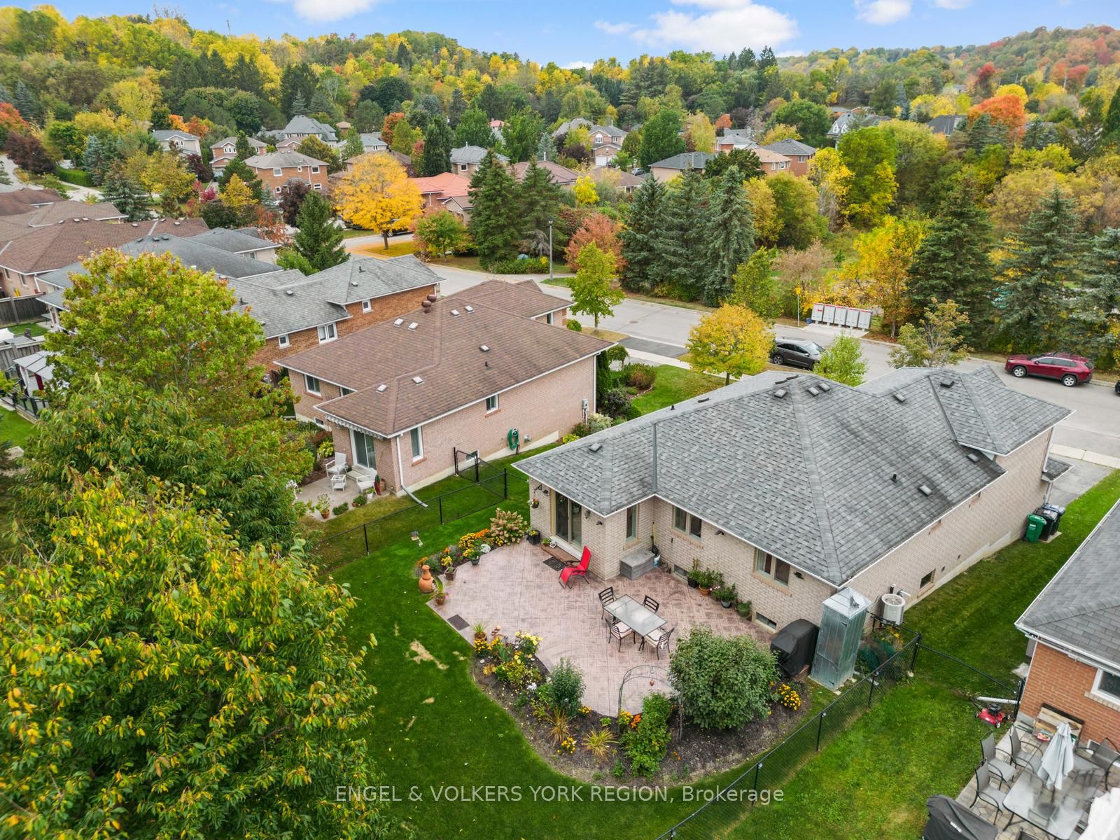 34 Sunkist Valley Road