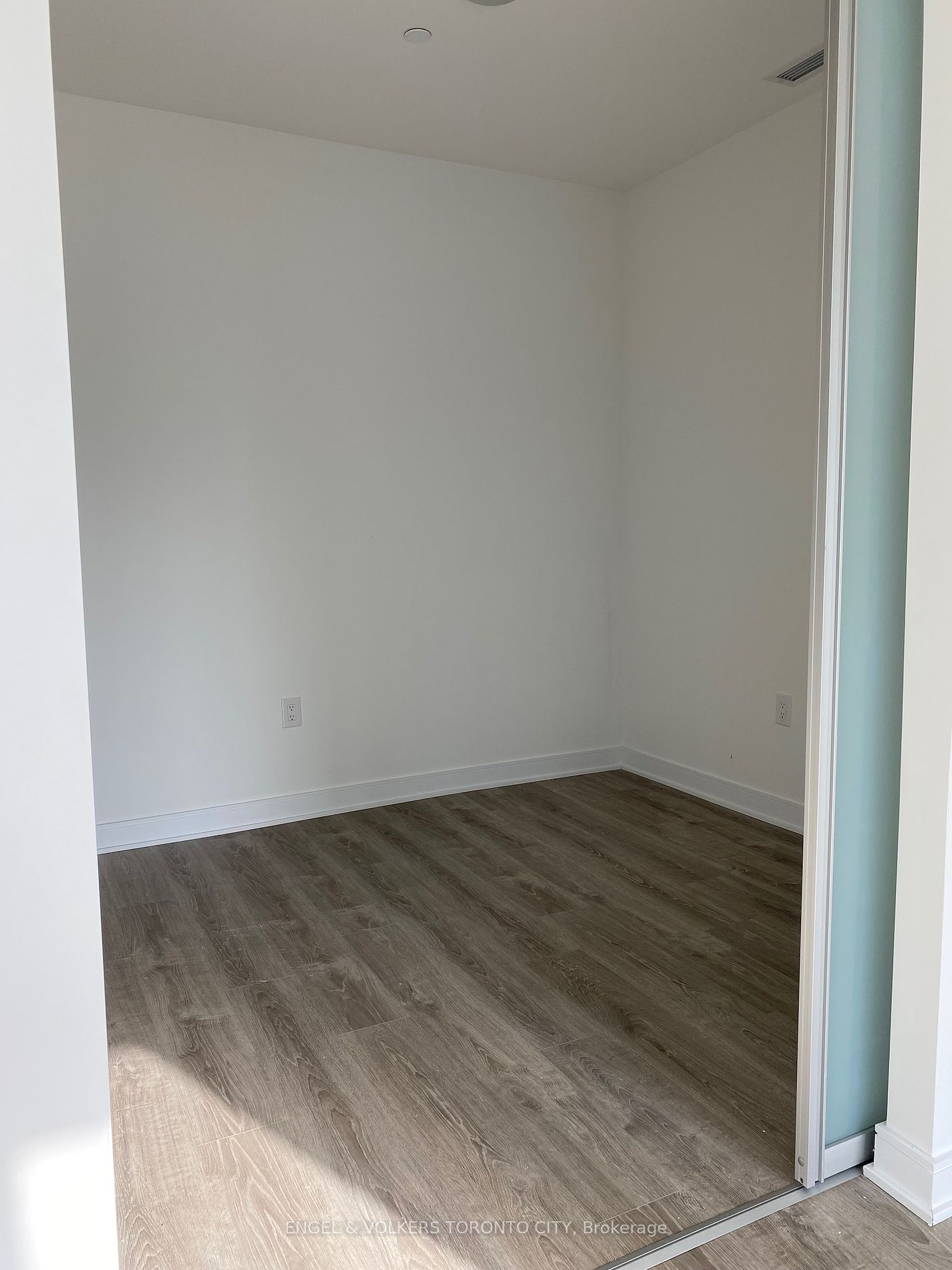 25 Neighbourhood Lane, #1012