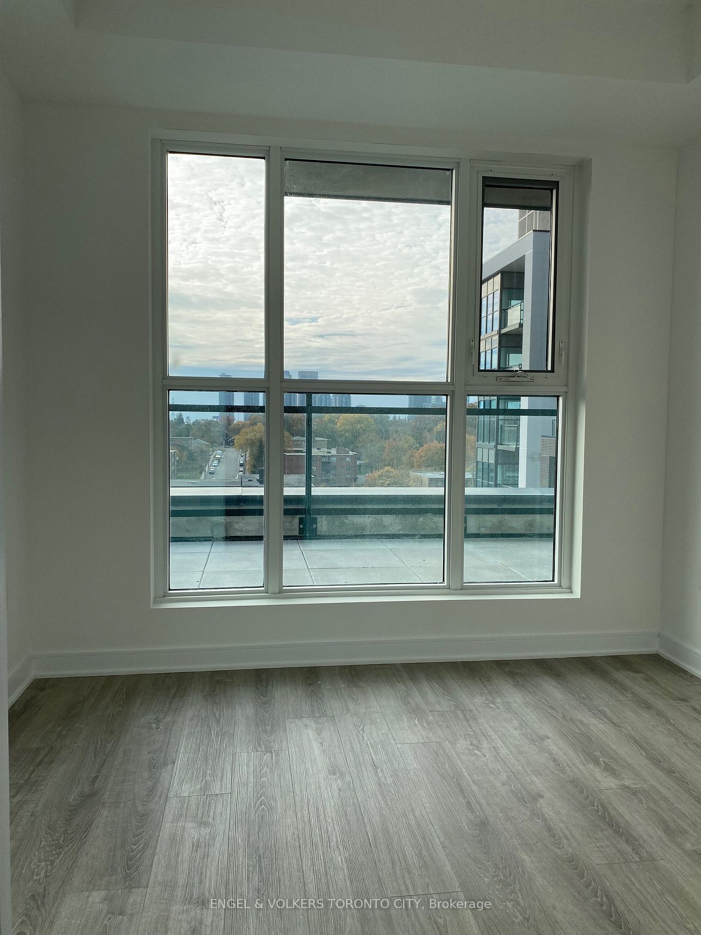 25 Neighbourhood Lane, #811