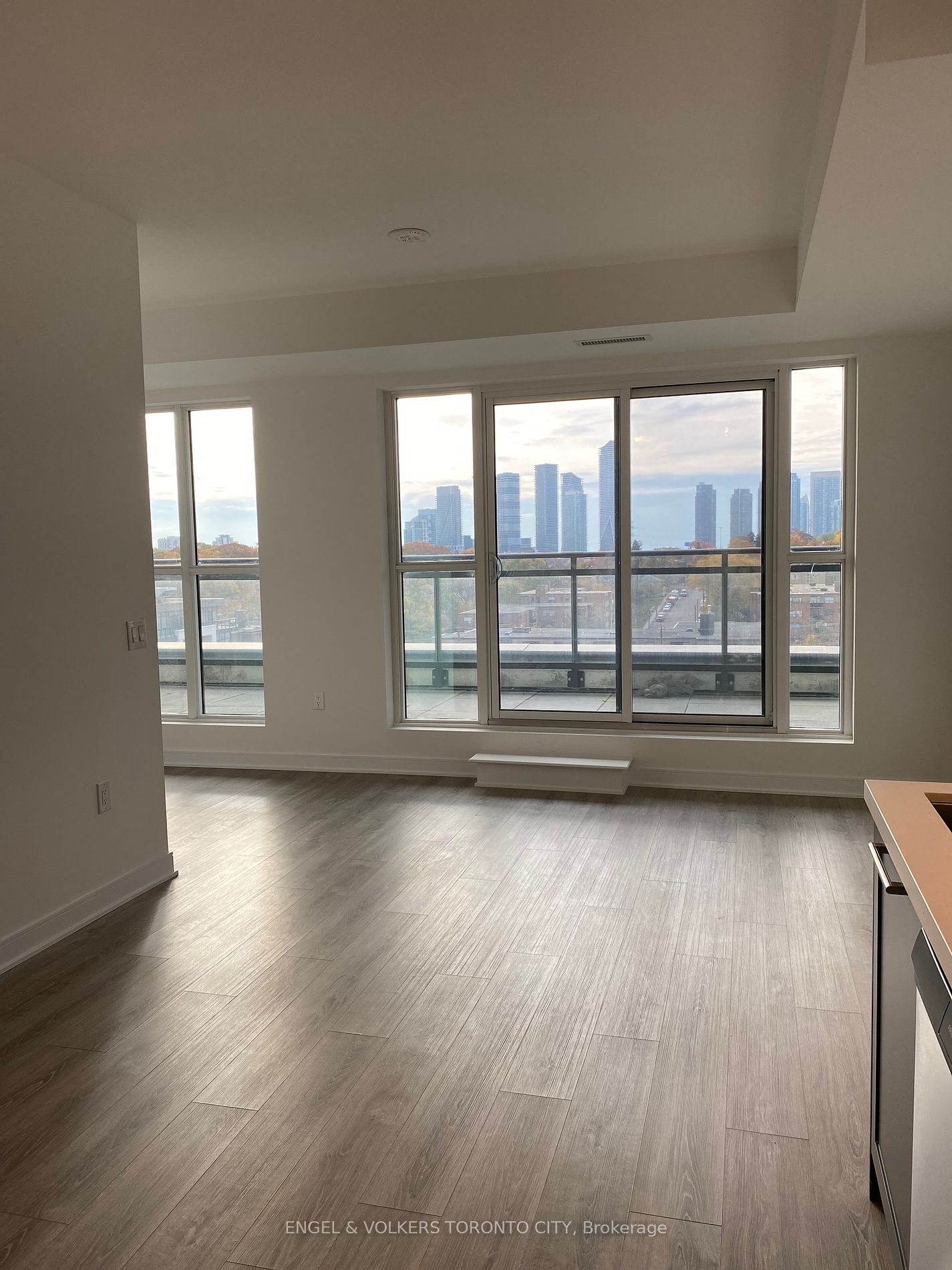 25 Neighbourhood Lane, #811