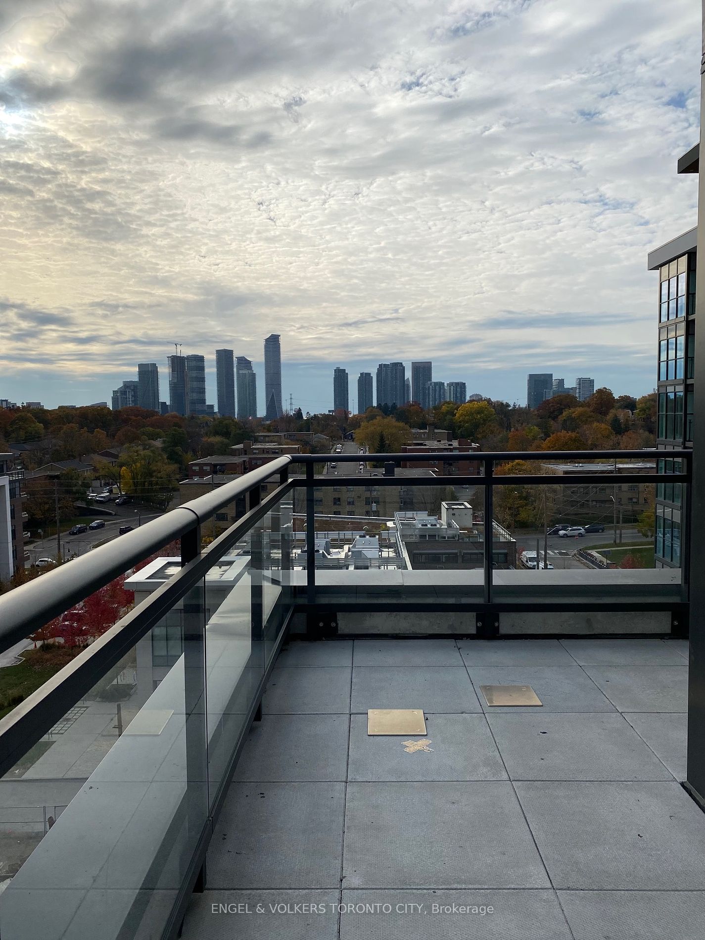 25 Neighbourhood Lane, #811