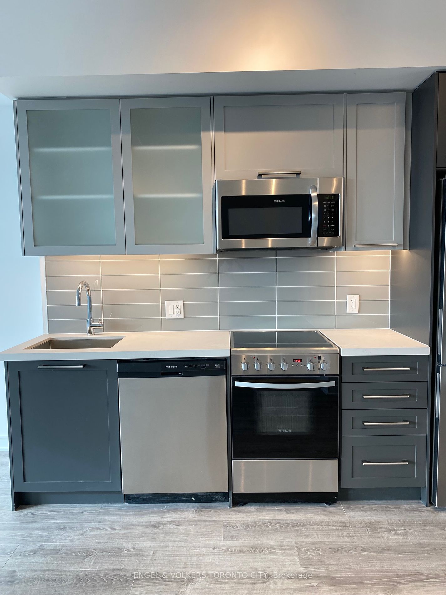 25 Neighbourhood Lane, #811