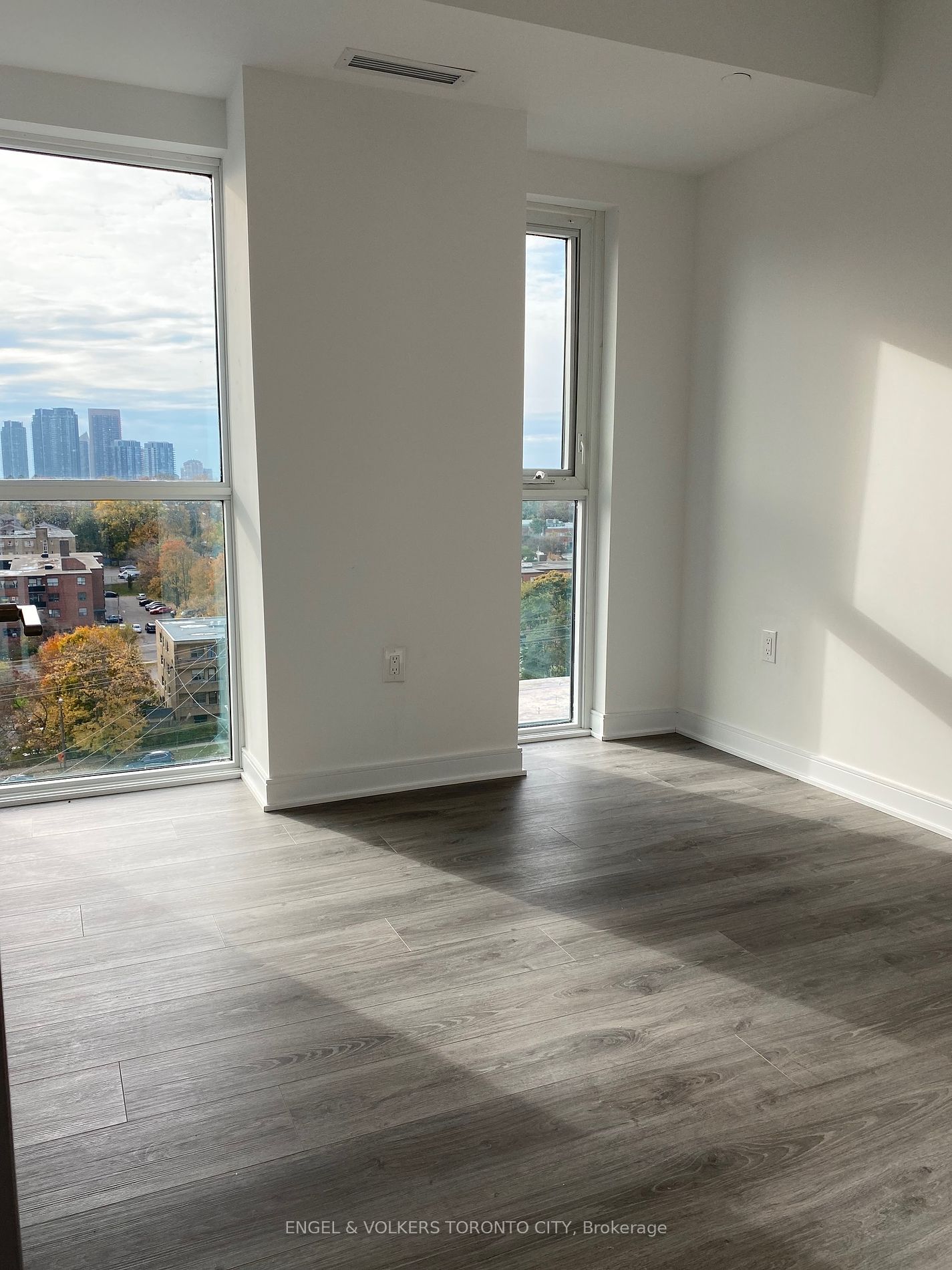 25 Neighbourhood Lane, #1003