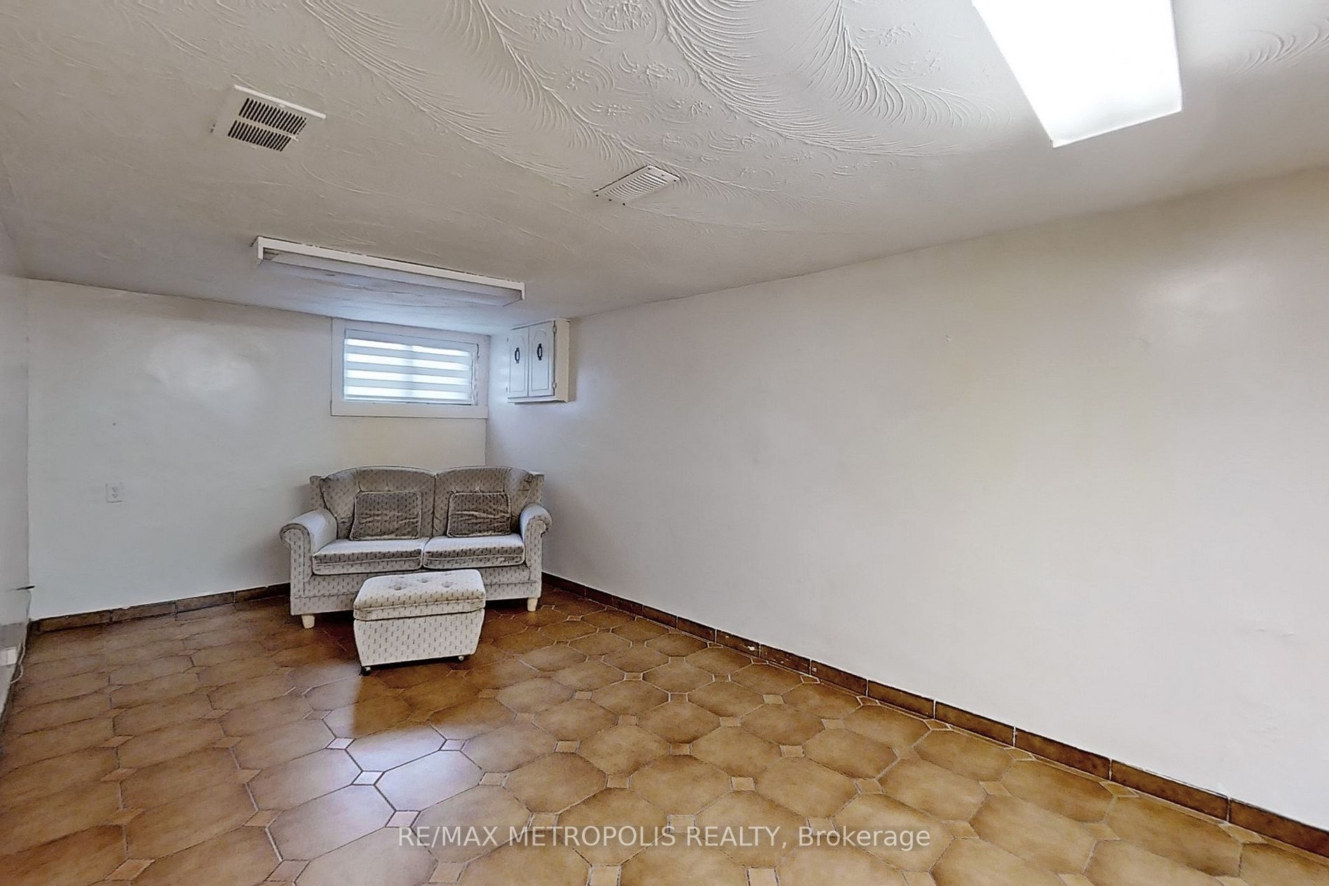 166 Harvie Ave