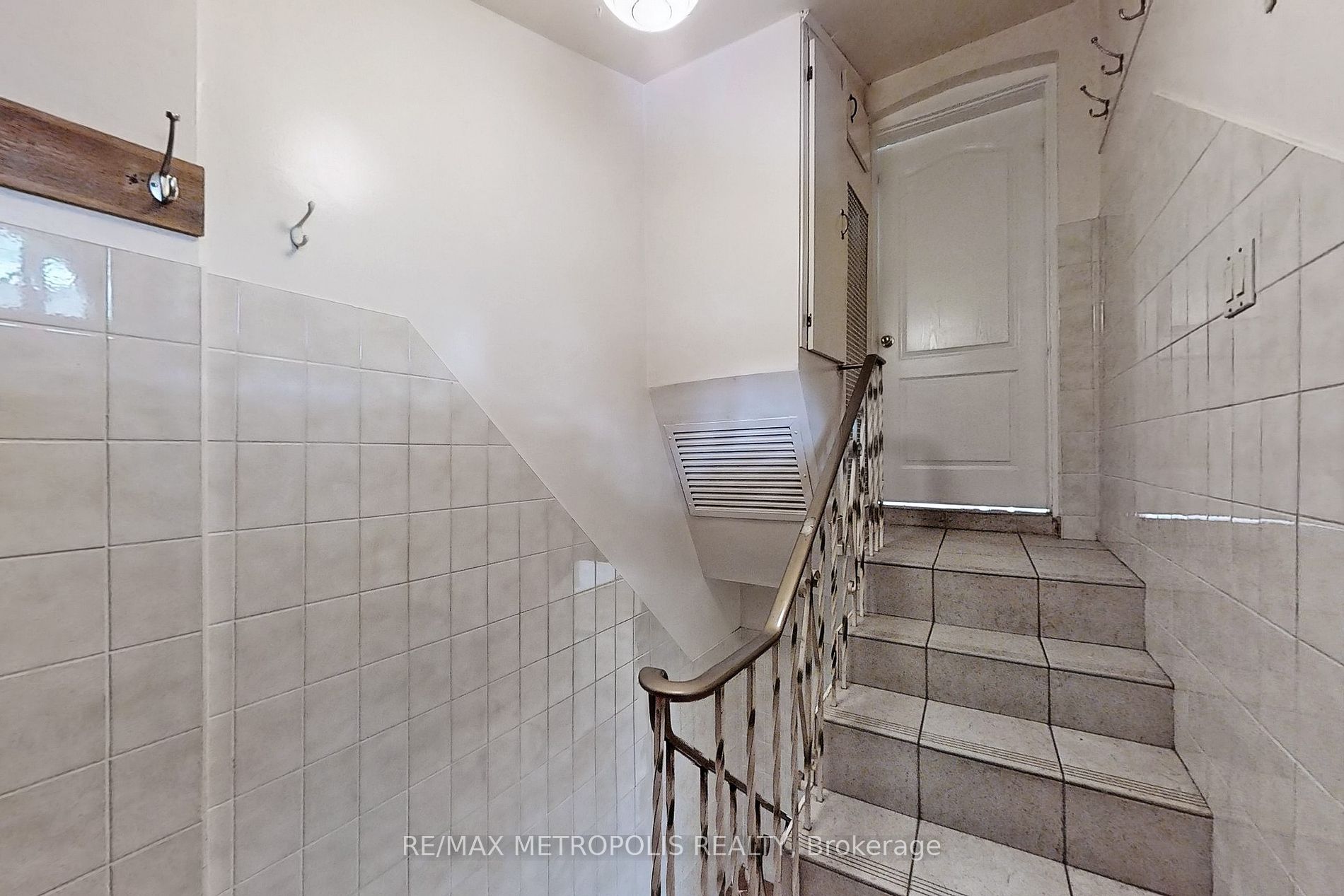 166 Harvie Ave