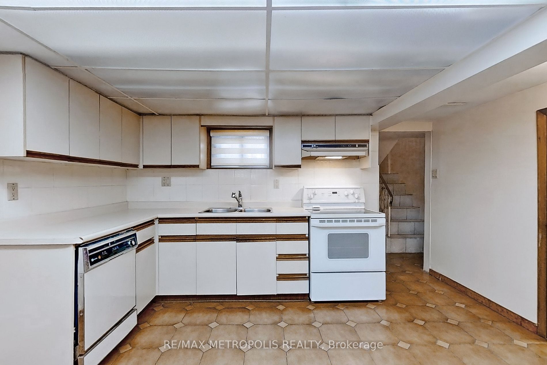 166 Harvie Ave
