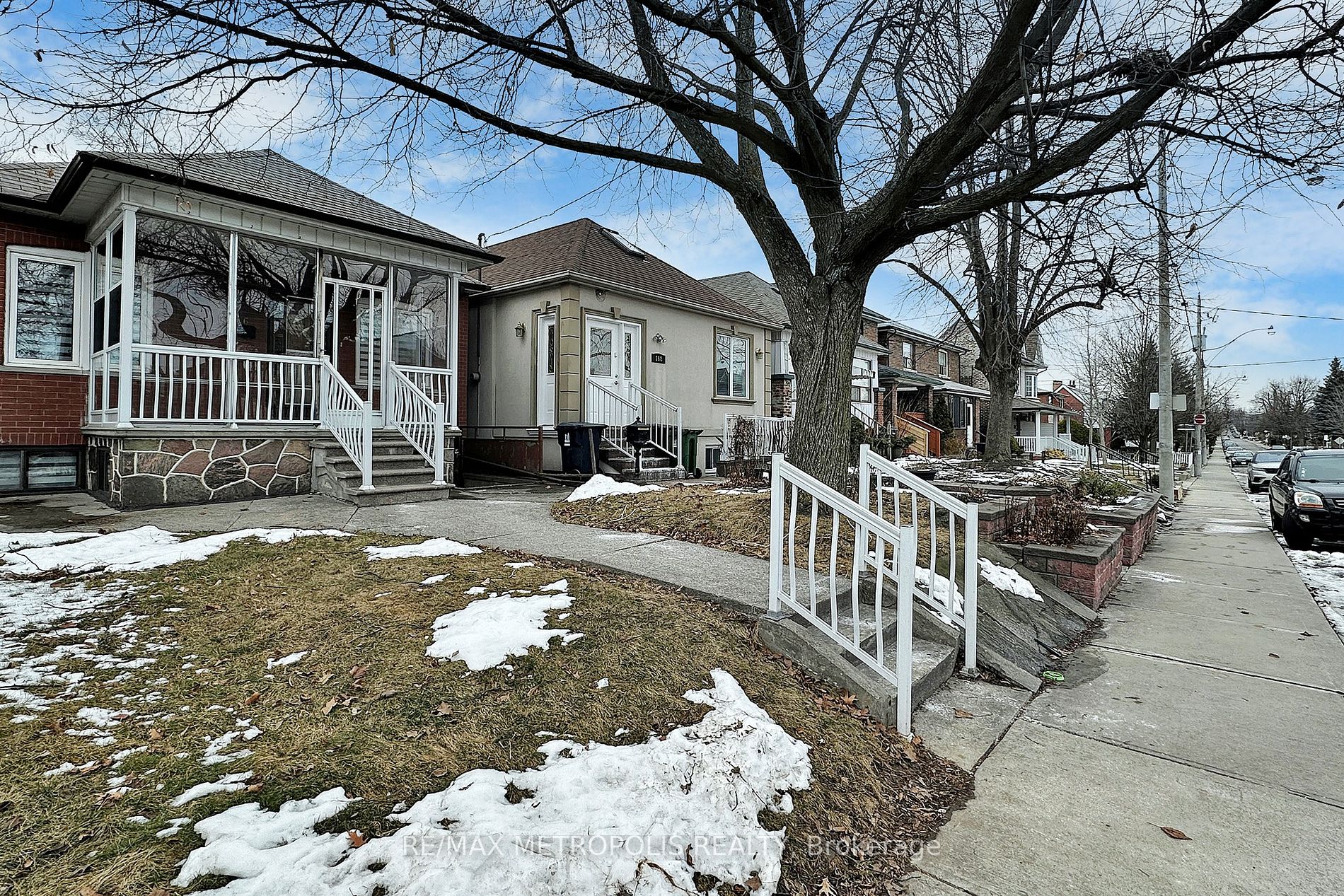 166 Harvie Ave