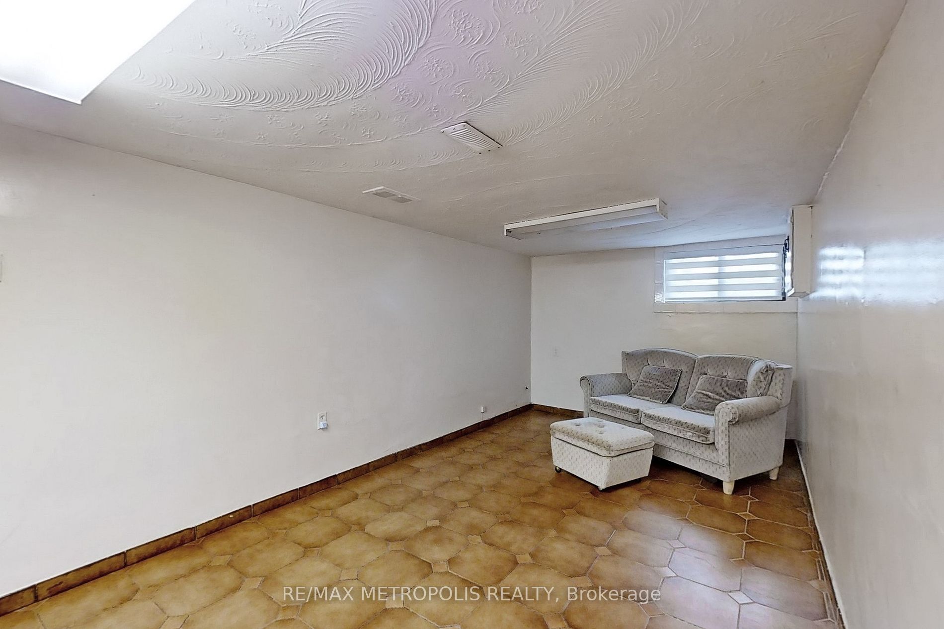 166 Harvie Ave