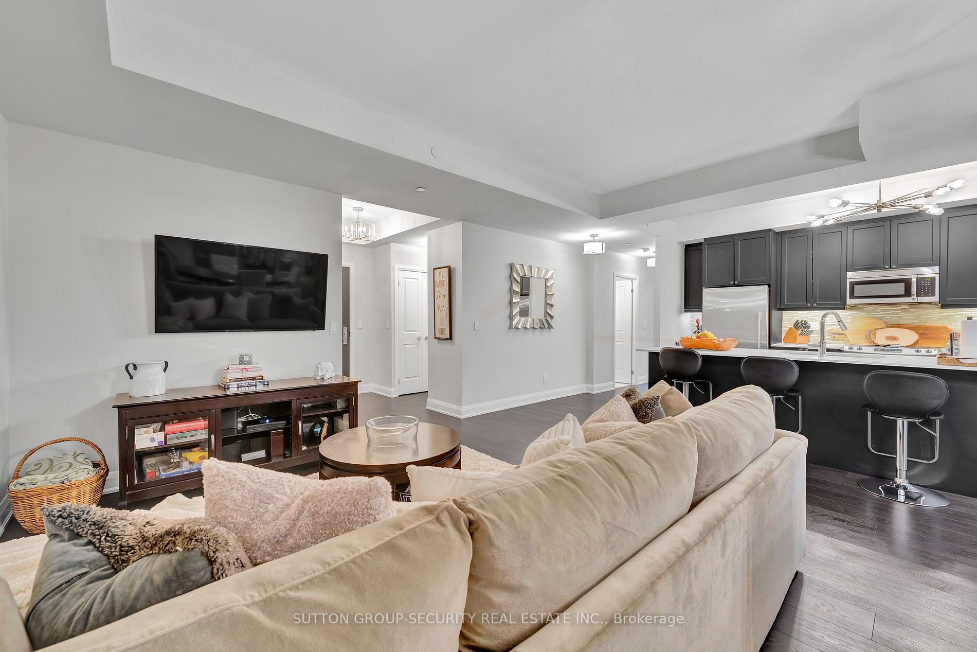 35 Fontenay Court #602
