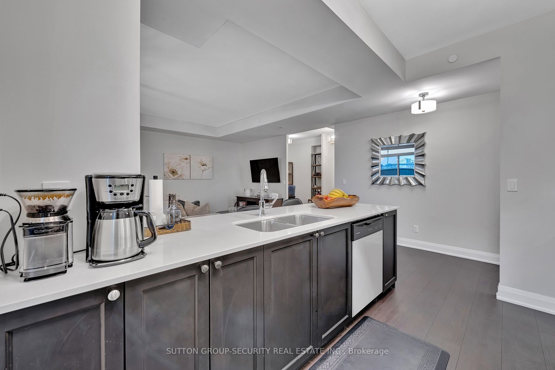 35 Fontenay Court #602