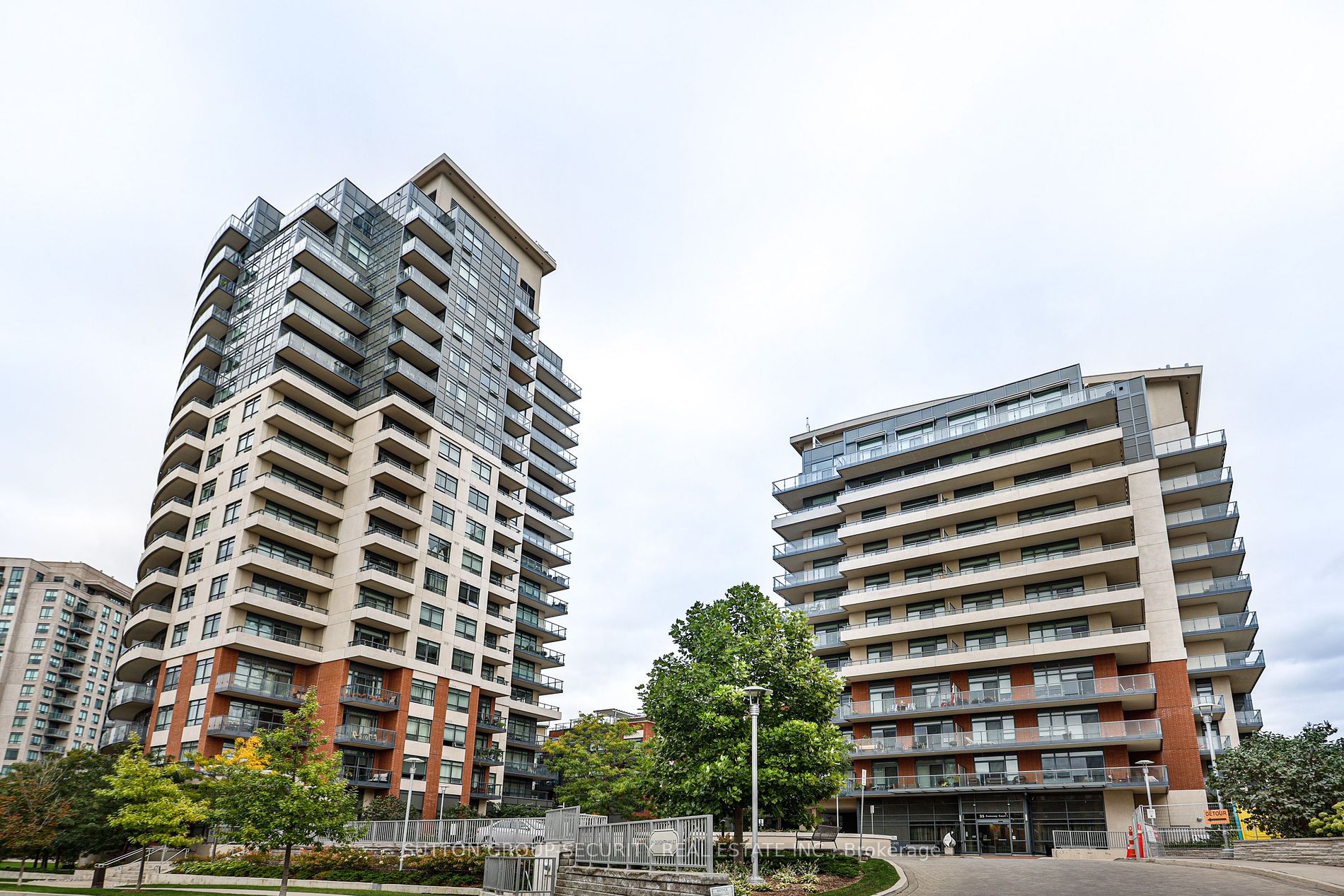 35 Fontenay Court #602
