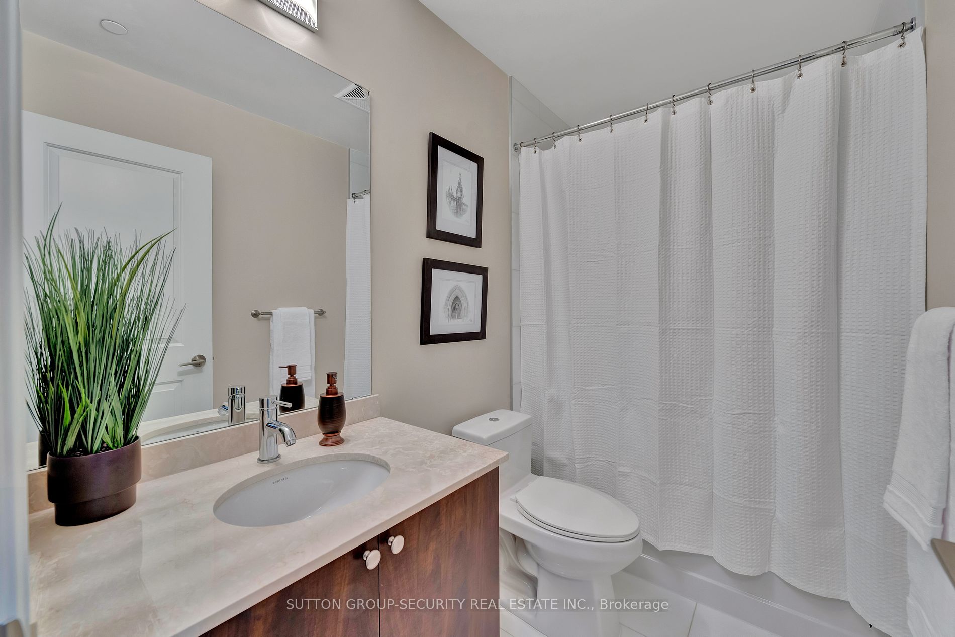 35 Fontenay Court #602