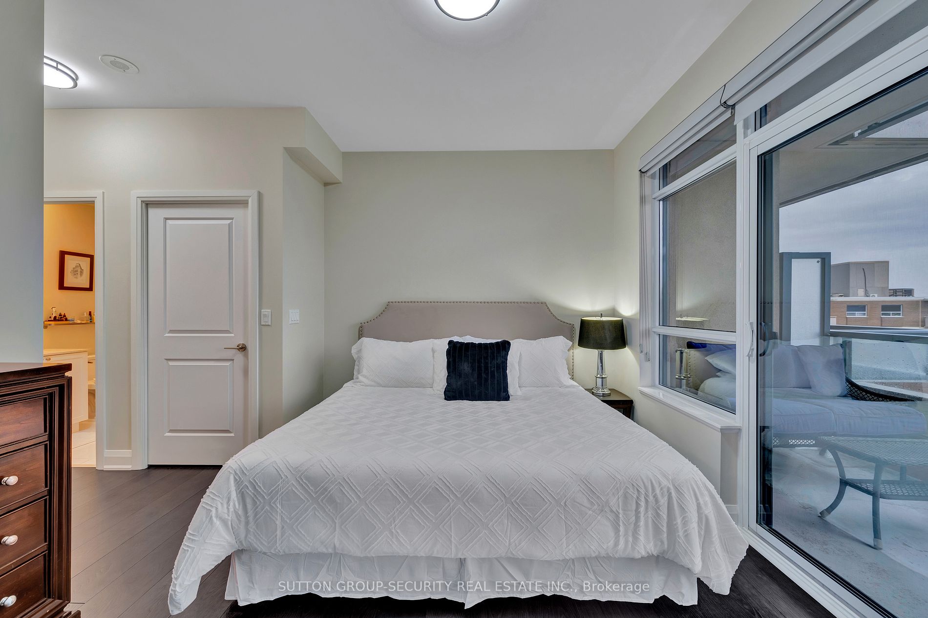35 Fontenay Court #602