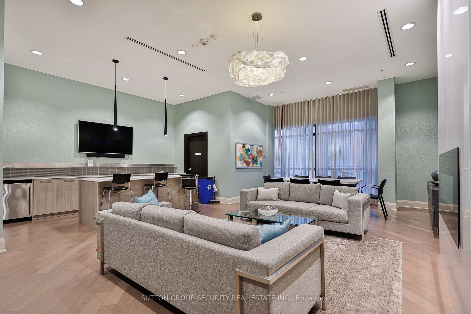 35 Fontenay Court #602